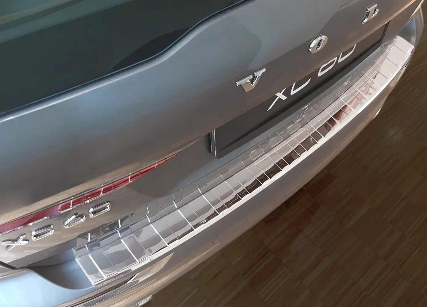 Bakfangerbeskytter Volvo XC60 II 2017 -> | Silver Edition – bilde 3