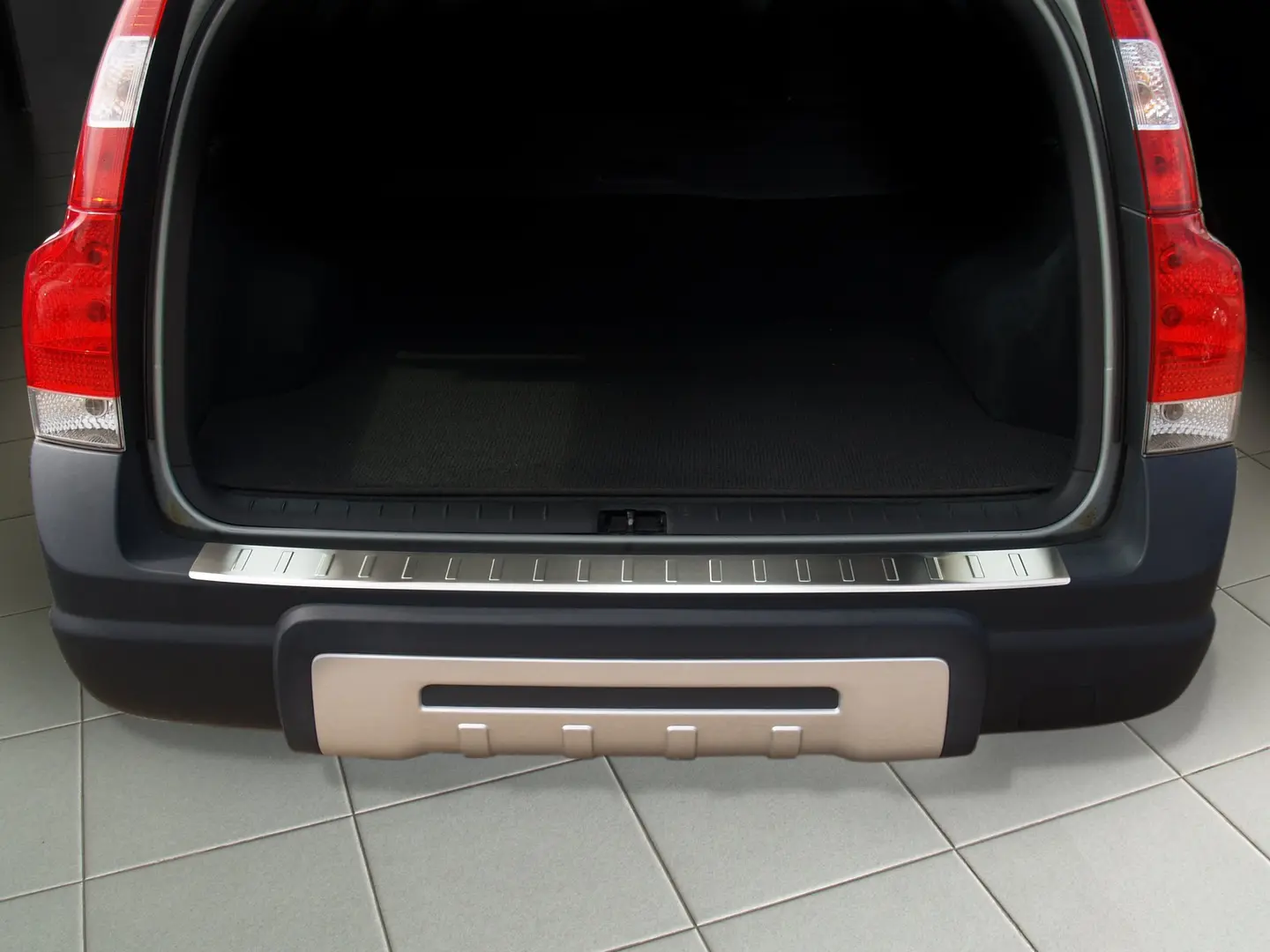 Bakfangerbeskytter Volvo XC70 I 2005 - 2007 │ Silver Edition