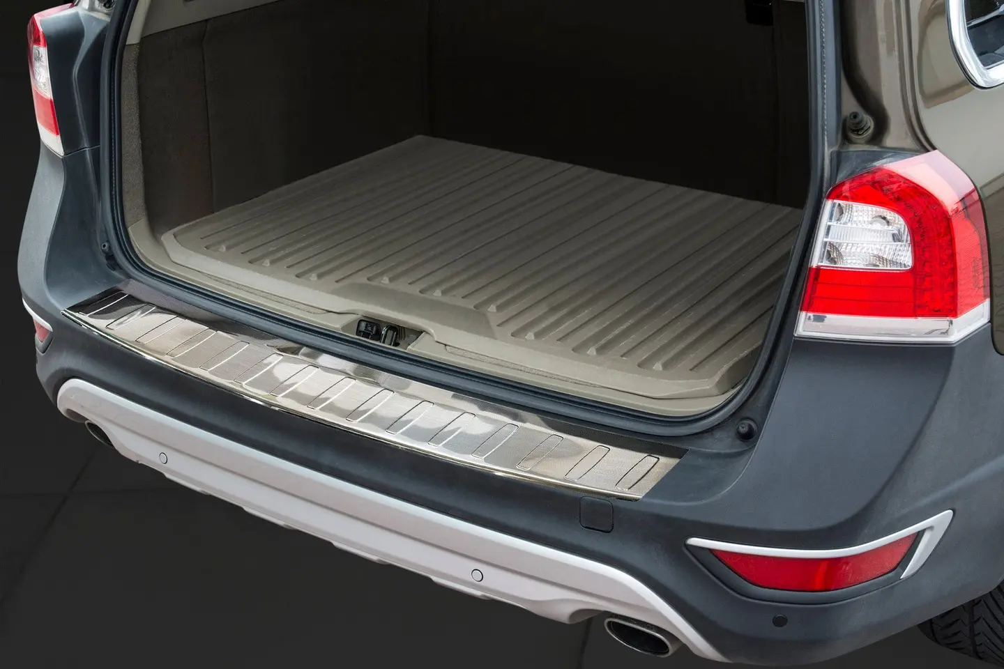 Bakfangerbeskytter Volvo XC70 II Facelift 2013 - 2016 │ Silver Edition