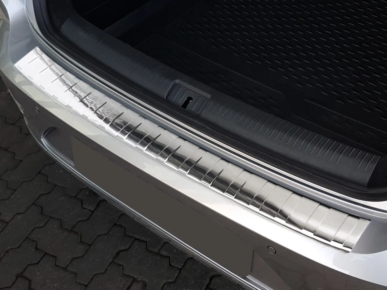 Bakfangerbeskytter VW Arteon 2017 - 2025 │ Silver Edition – bilde 2