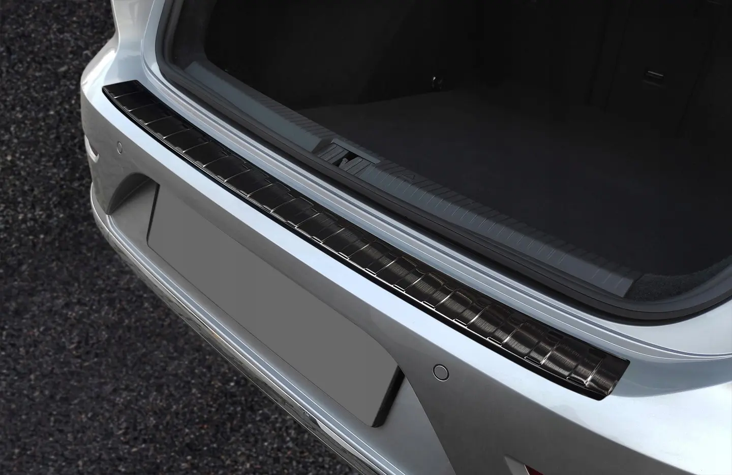 Bakfangerbeskytter VW Arteon Shooting Brake Facelift 2020 - 2025 │ Black Edition