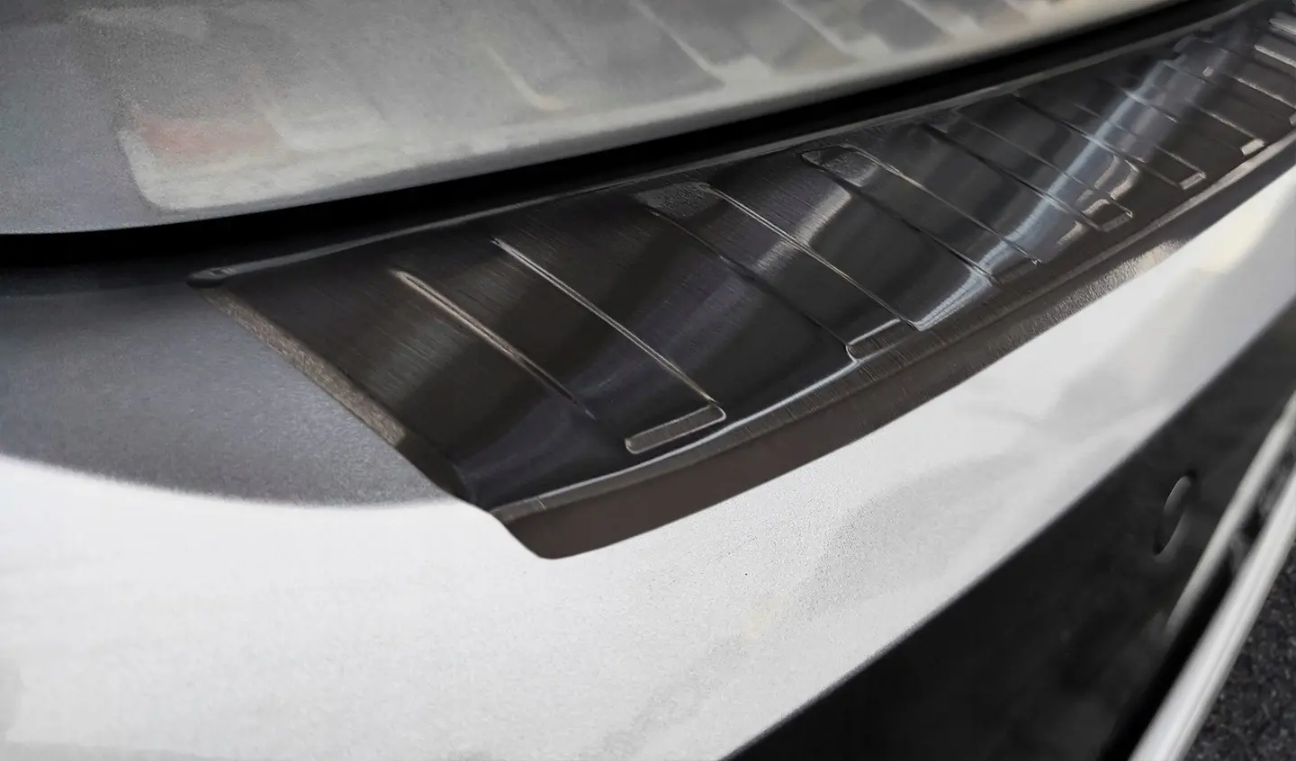 Bakfangerbeskytter VW Arteon Shooting Brake Facelift 2020 - 2025 │ Black Edition – bilde 5