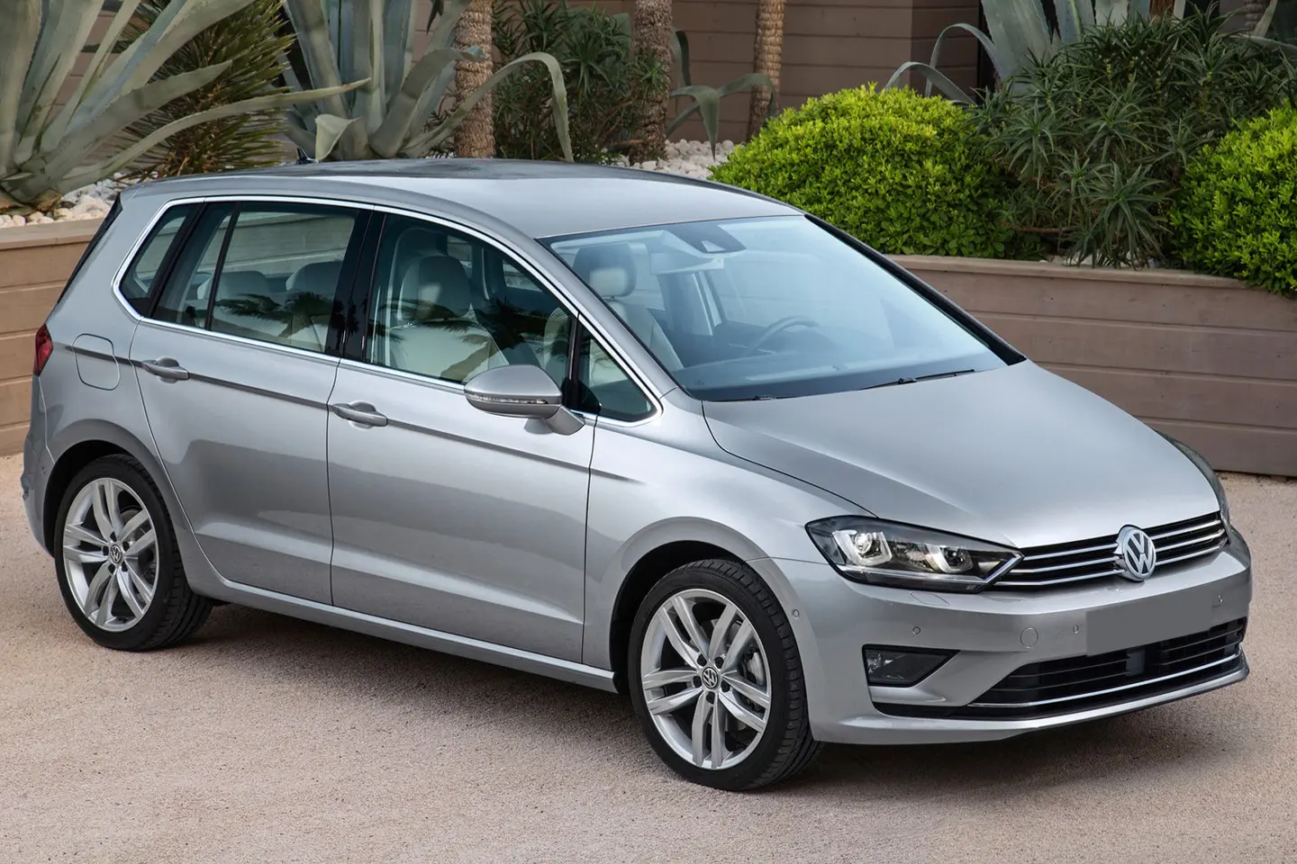 Bakfangerbeskytter VW Golf Sportsvan 2014 - 2020 │ Black Edition – bilde 8