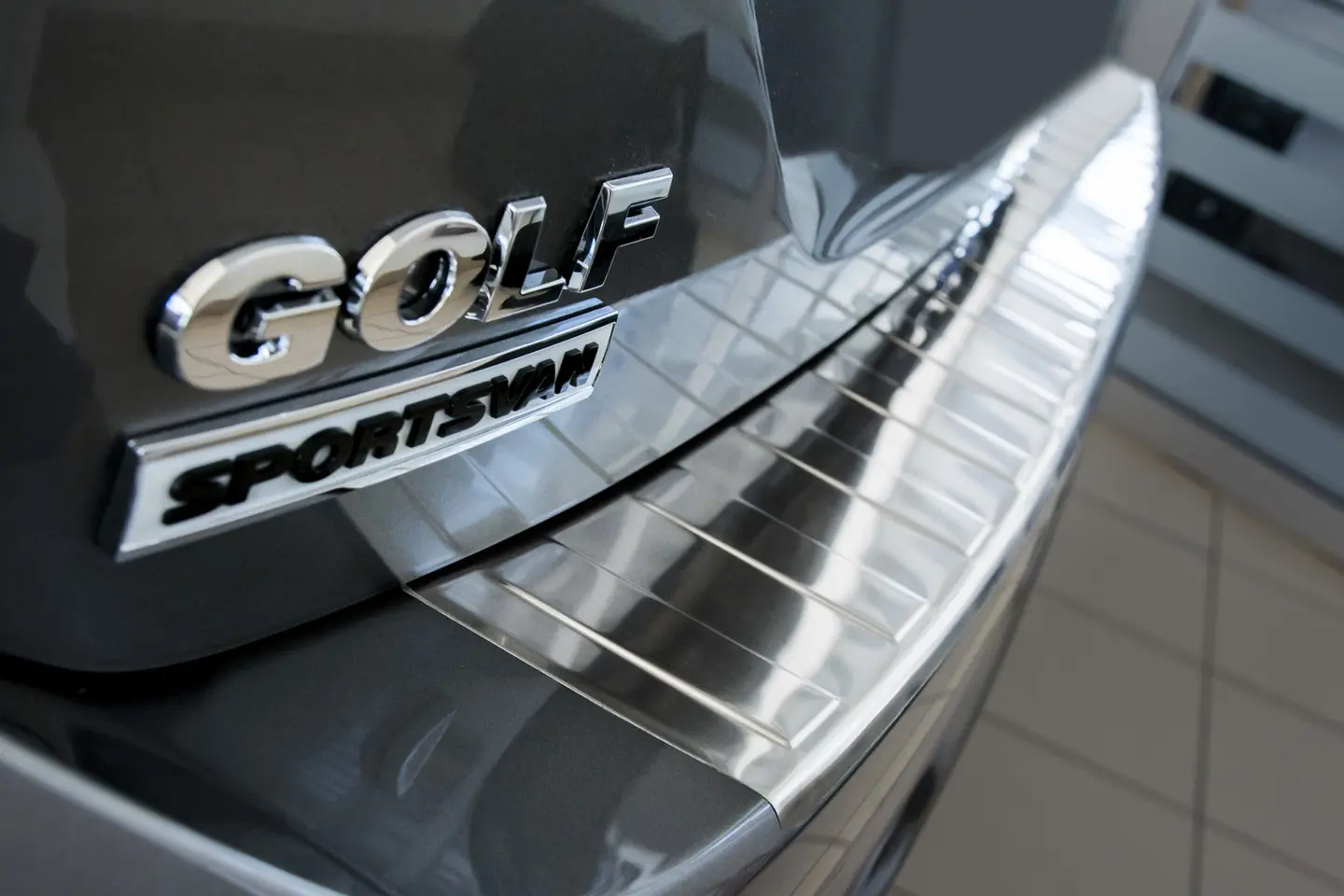 Bakfangerbeskytter VW Golf Sportsvan 2014 - 2020 │ Silver Edition – bilde 3