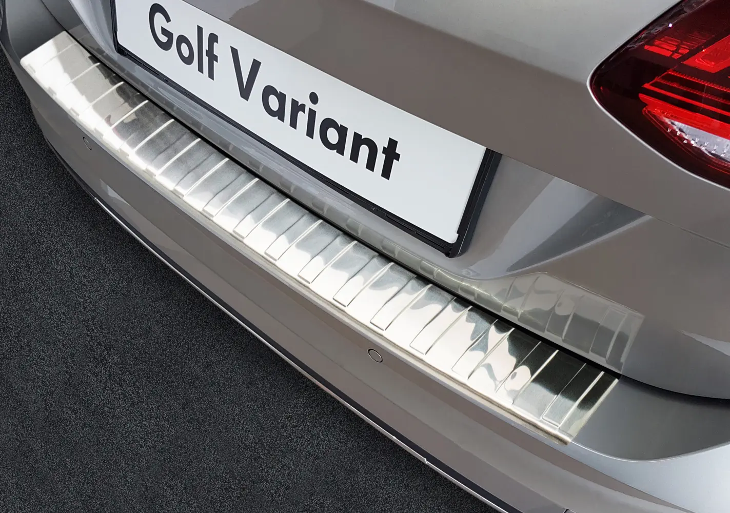 Bakfangerbeskytter VW Golf VII Variant facelift 2017 - 2020 | Silver Edition – bilde 2