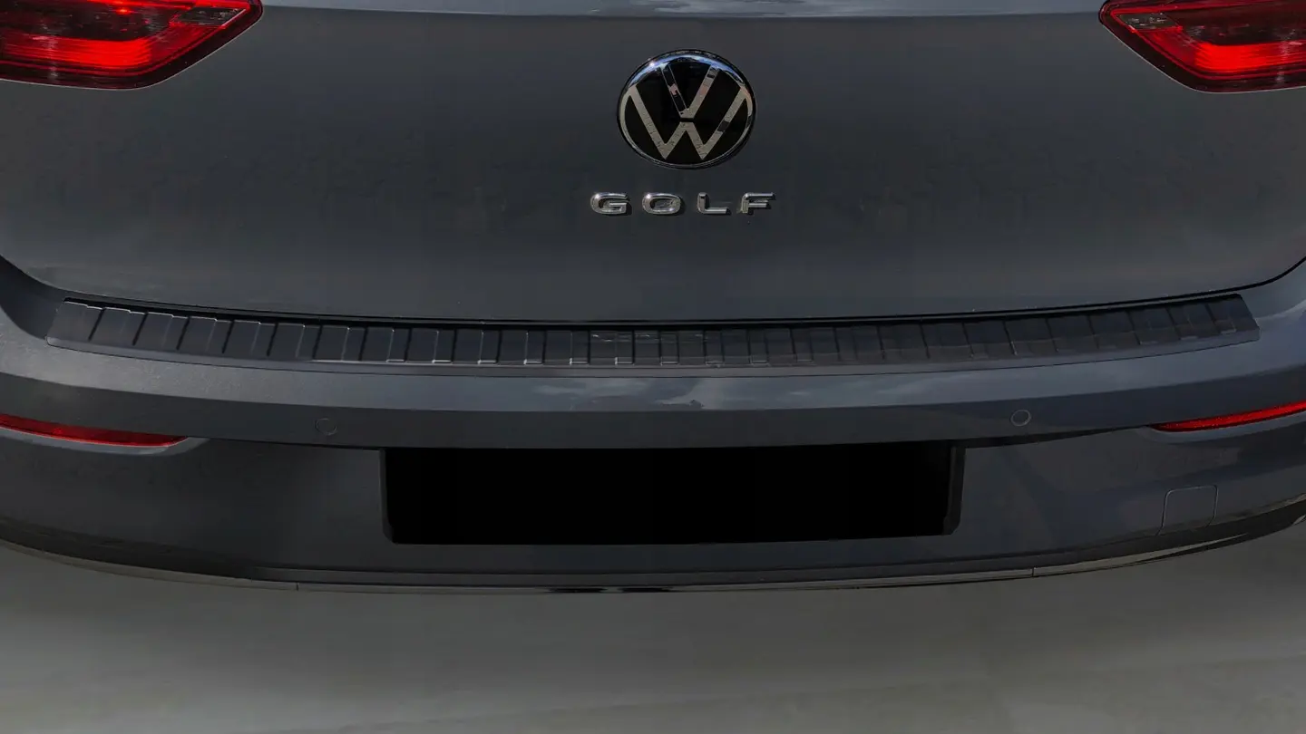 Bakfangerbeskytter VW Golf VIII 2019-> | Black Edition