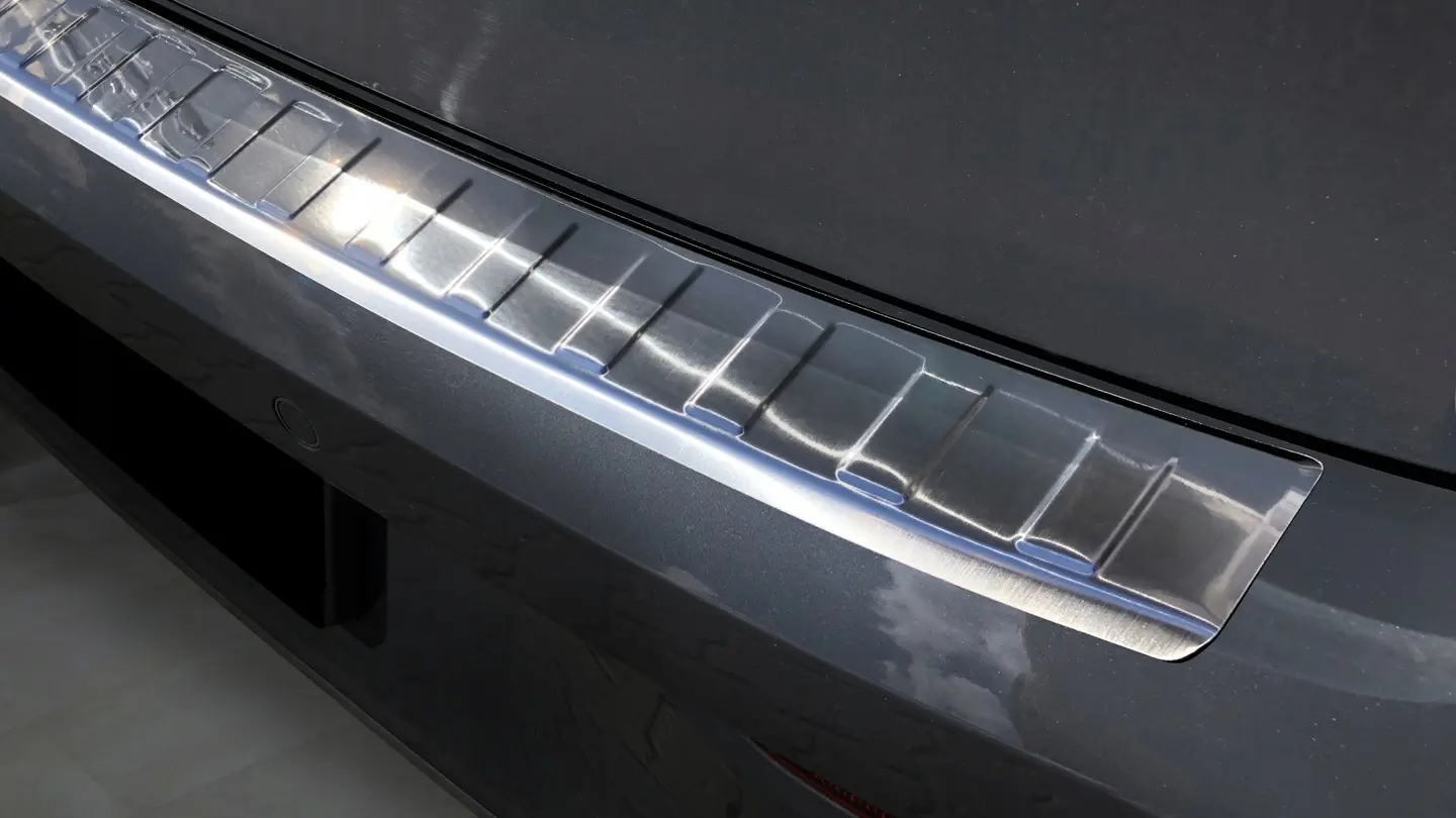 Bakfangerbeskytter VW Golf VIII 2019-> Silver Edition – bilde 3