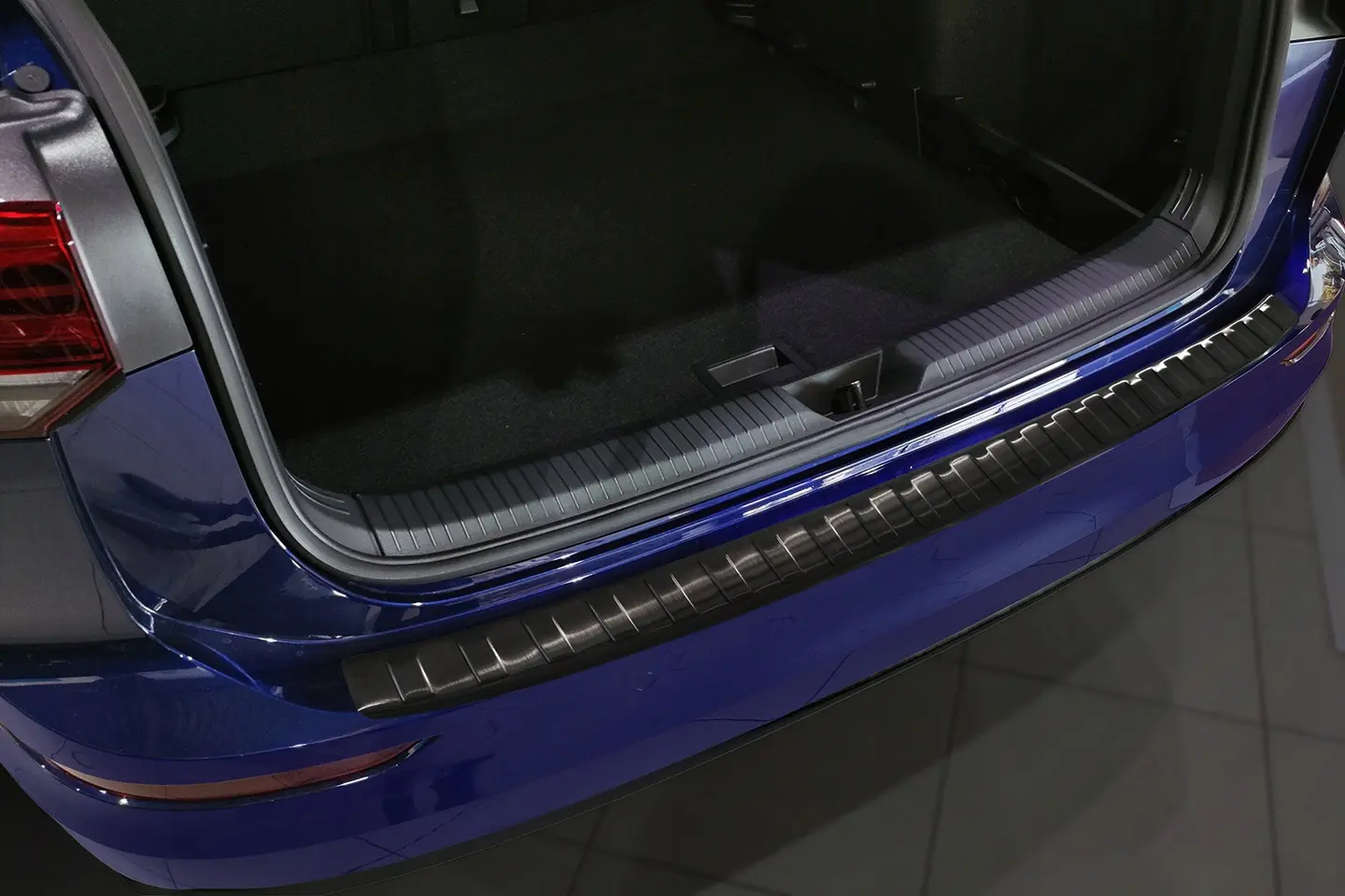 Bakfangerbeskytter VW Golf VIII Variant 2020-> | Black Edition