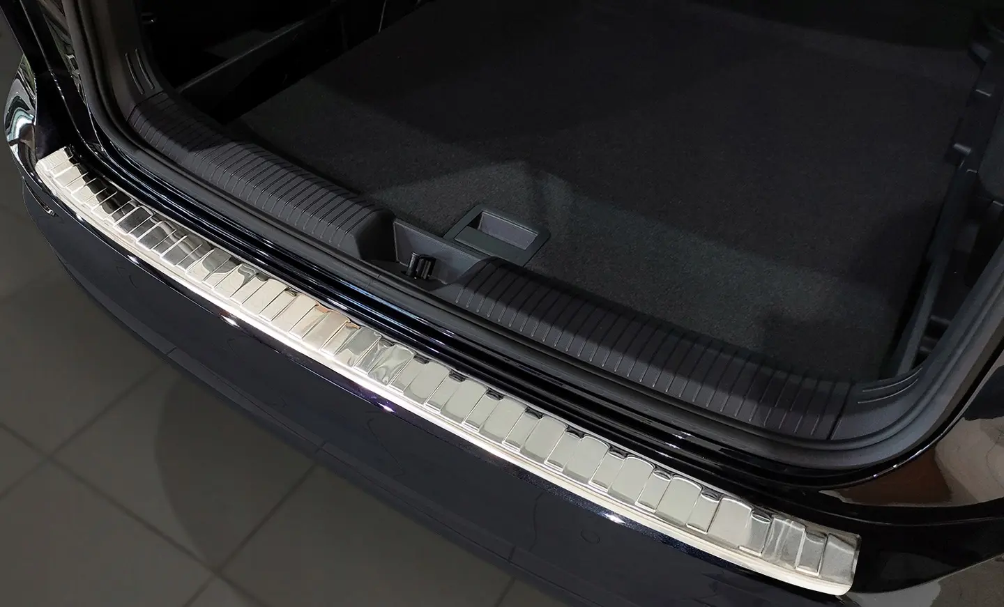 Bakfangerbeskytter VW Golf VIII Variant 2020-> | Silver Edition