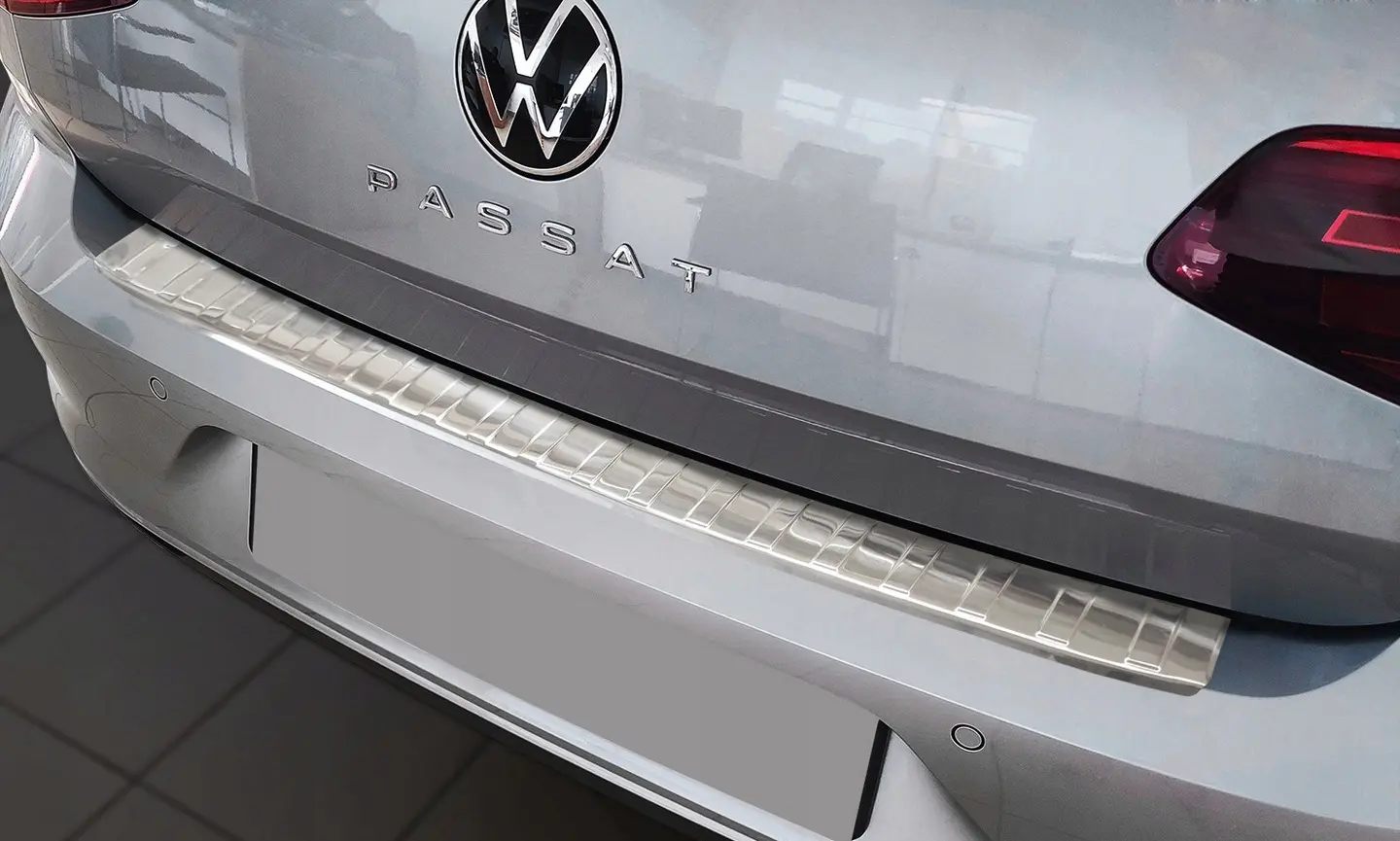 Bakfangerbeskytter VW Passat B8 Sedan 2014 - 2022 | Silver Edition