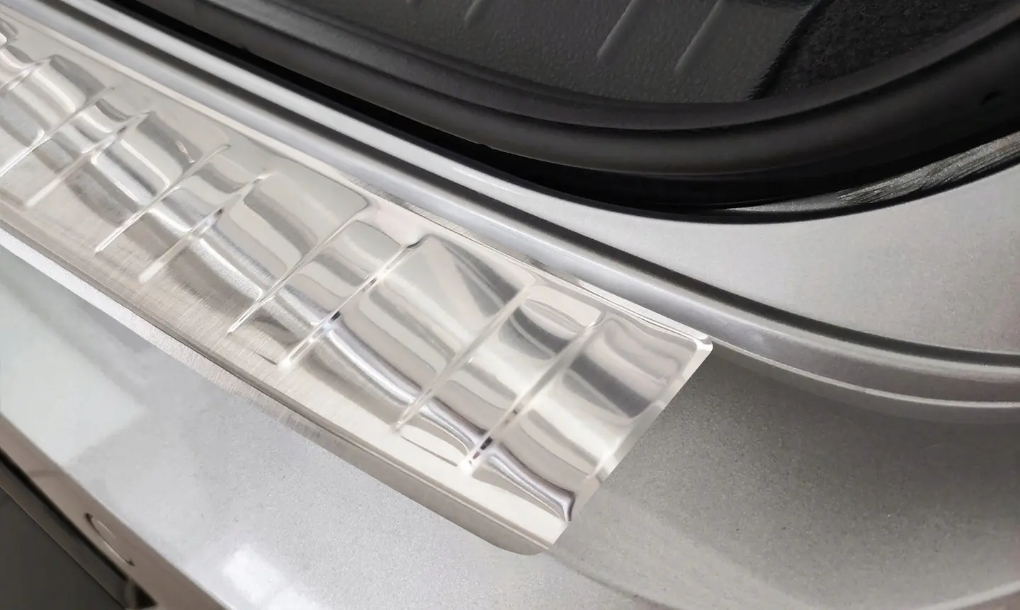 Bakfangerbeskytter VW Passat B8 Sedan 2014 - 2022 | Silver Edition – bilde 4