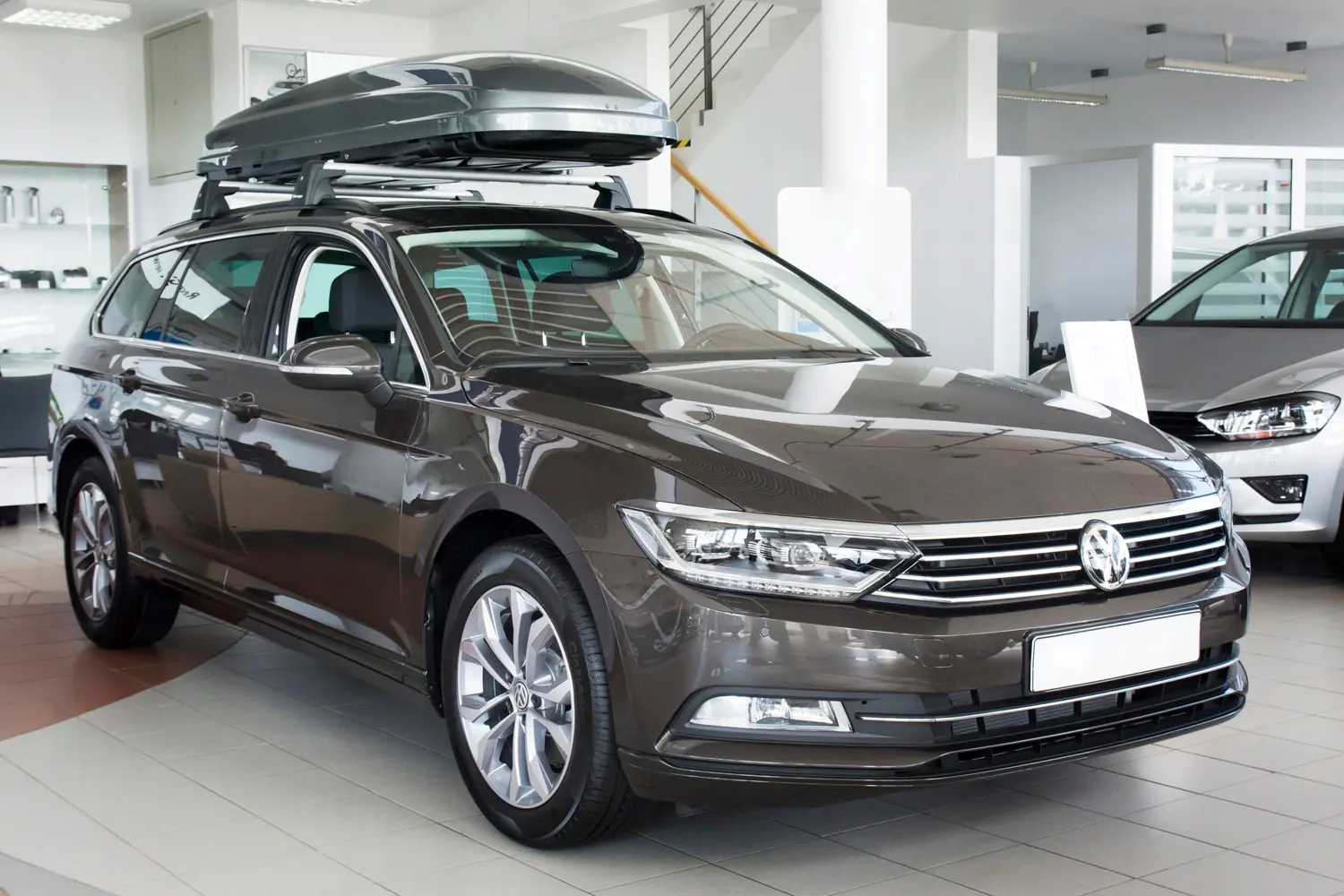 Bakfangerbeskytter VW Passat B8 Variant 2014 - 2023 │ Black Edition – bilde 8