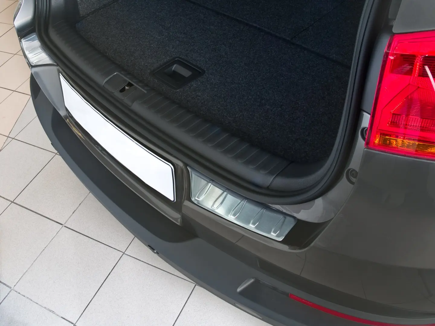 Bakfangerbeskytter VW Tiguan 2007 - 2016 | Silver Edition