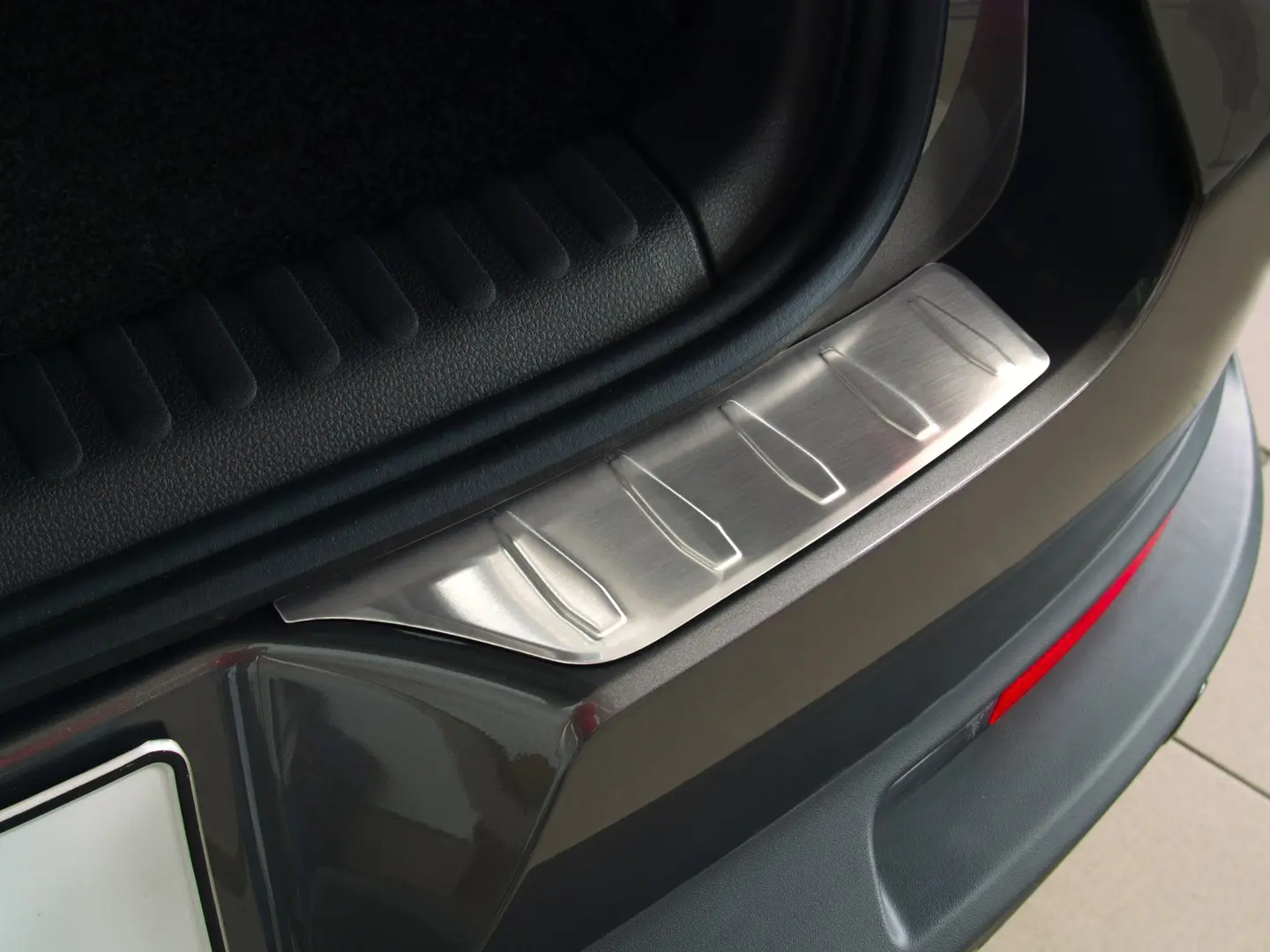 Bakfangerbeskytter VW Tiguan 2007 - 2016 | Silver Edition – bilde 2