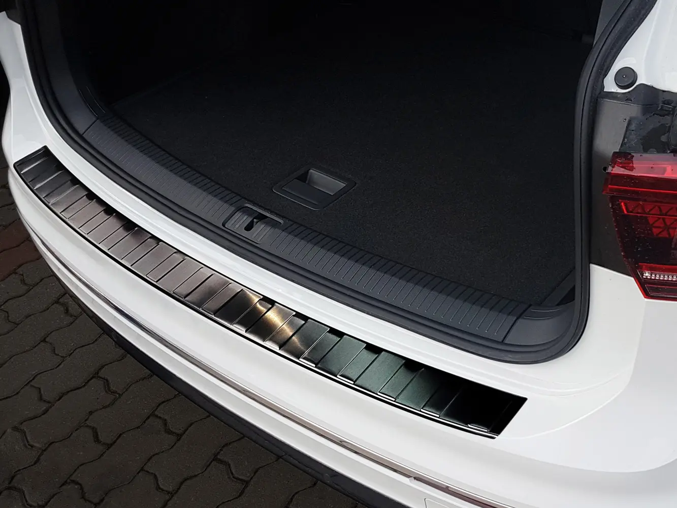 Bakfangerbeskytter VW Tiguan II 2016 - 2020 / Tiguan Allspace 2017 - 2024 | Black Edition