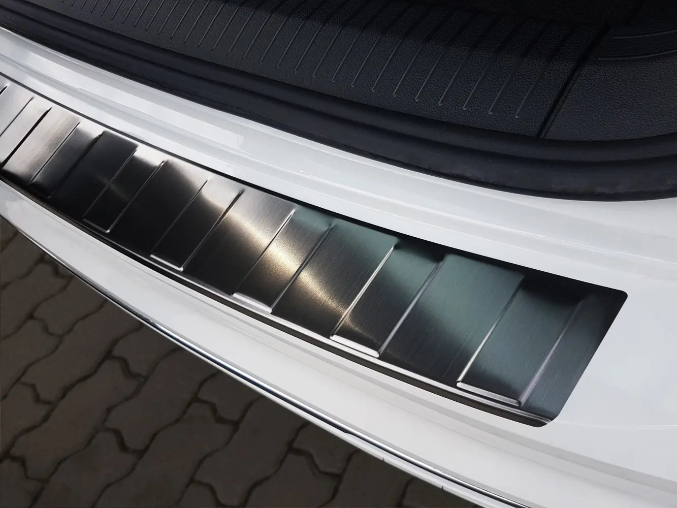 Bakfangerbeskytter VW Tiguan II 2016 - 2020 / Tiguan Allspace 2017 - 2024 | Black Edition – bilde 2