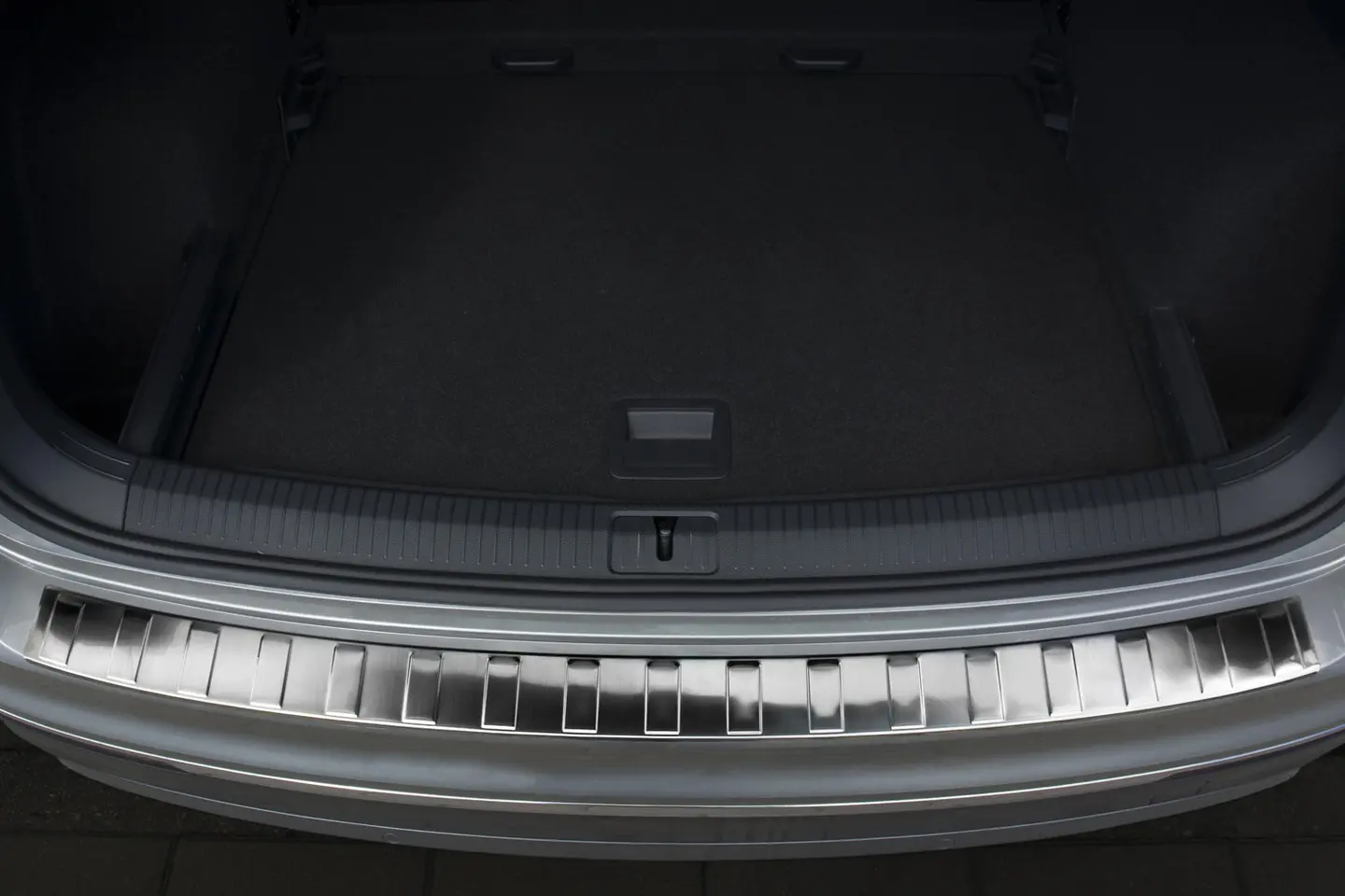 Bakfangerbeskytter VW Tiguan II 2016 - 2024 / Tiguan Allspace 2017 - 2024 | Silver Edition – bilde 2