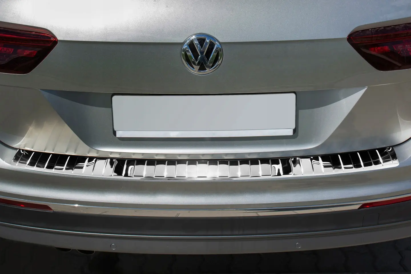 Bakfangerbeskytter VW Tiguan II 2016 - 2024 / Tiguan Allspace 2017 - 2024 | Silver Edition – bilde 2