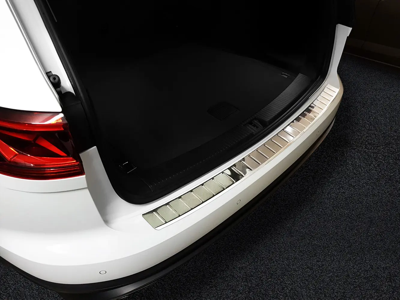 Bakfangerbeskytter VW Touareg CR 2018 -> │ Silver Edition