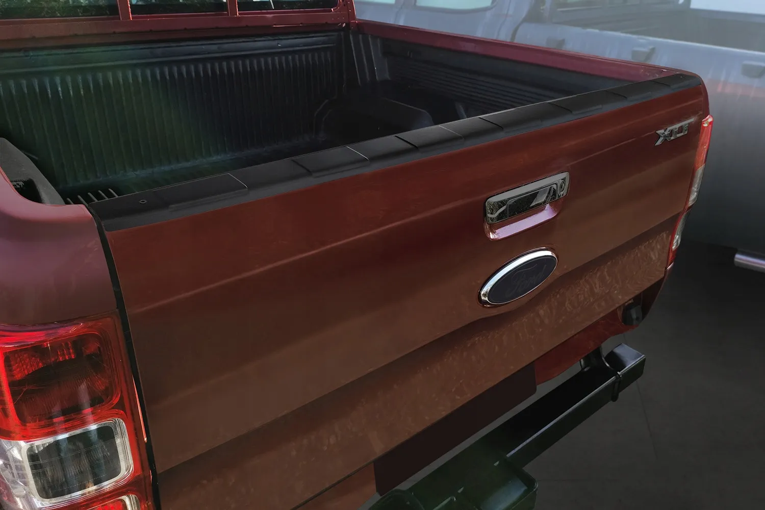 Baklukebeskytter Ford Ranger 2011 - 2022 │ Deksel til bakluken - Tailgate Rail Guard Cap Protector