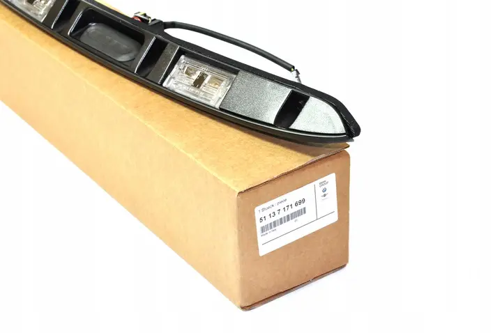 Baklukehåndtak / Skiltlys bagasjeromsknapp BMW 3 E46 Sedan / Compact 1998-2005 │ Genuine® Rear Trunk Lid Handle