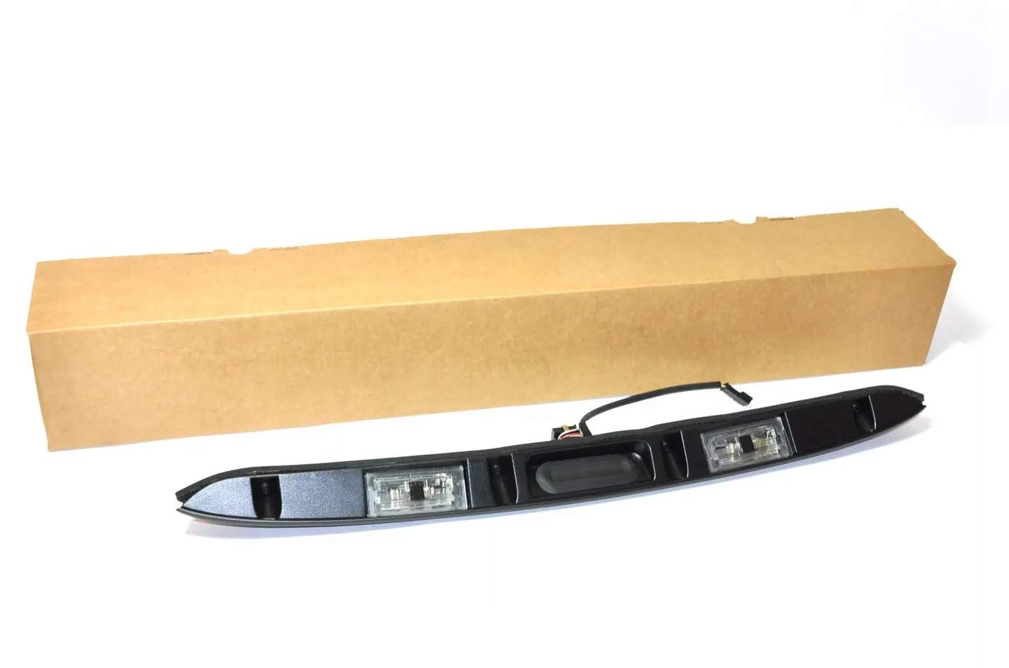 Baklukehåndtak / Skiltlys bagasjeromsknapp BMW 3 E46 Sedan / Compact 1998-2005 │ Genuine® Rear Trunk Lid Handle – bilde 4