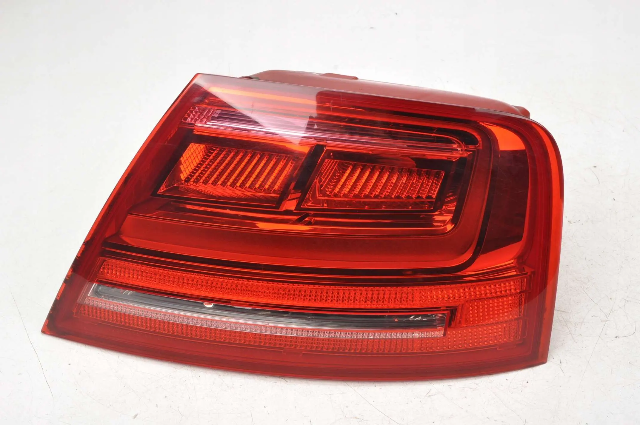 Baklykt Audi A8 / S8 D4 Facelift 2013 - 2018 │ Genuine® høyre