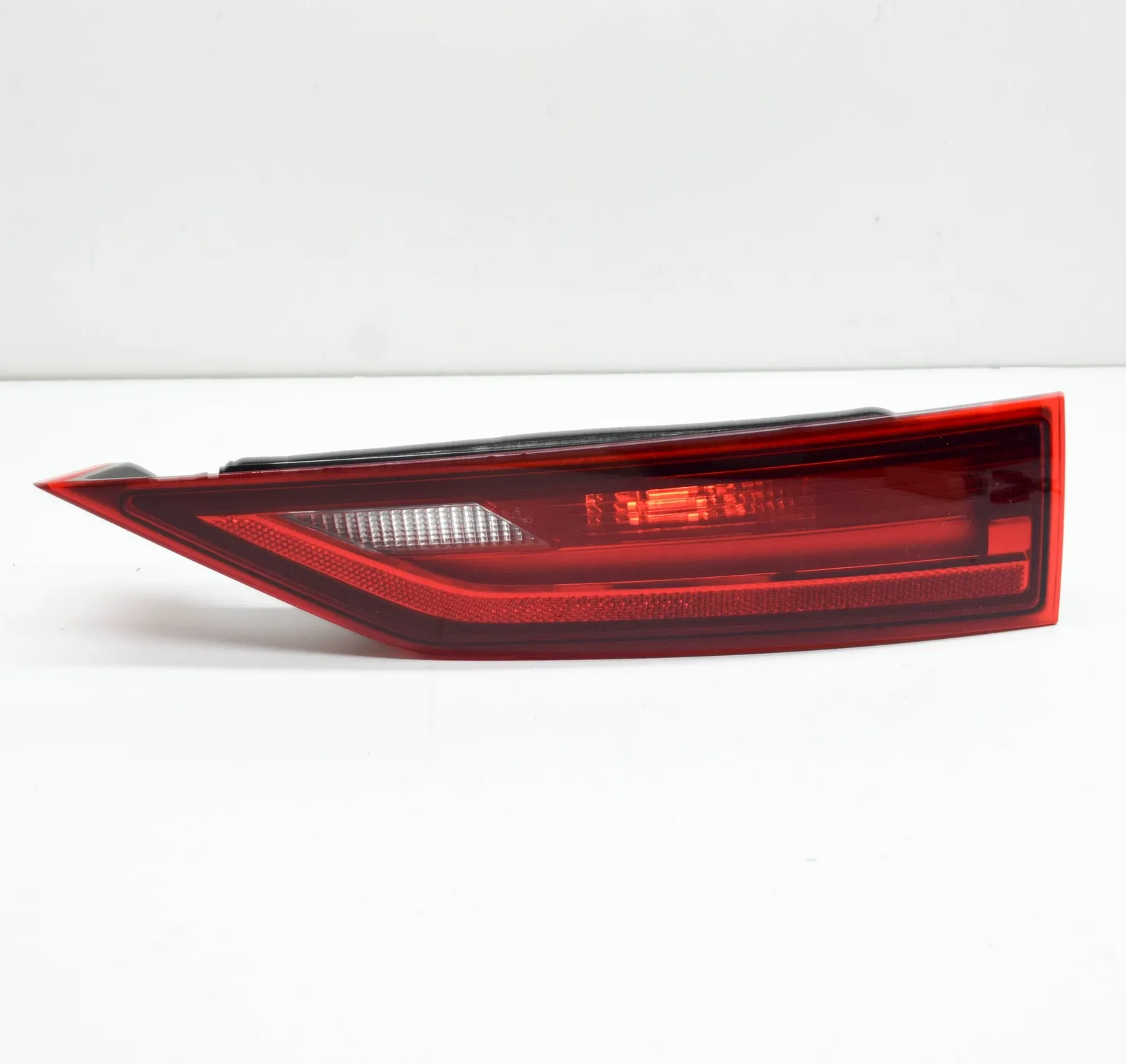 Baklykt Volvo V90 II 2016 -> │ høyre - indre del - Genuine® LED Right Rear Tail Light Assembly – bilde 2