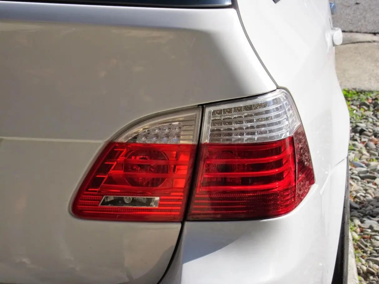 Baklykter LED BMW (E61) 2004-2007 Stasjonsvogn RED WHITE – bilde 4