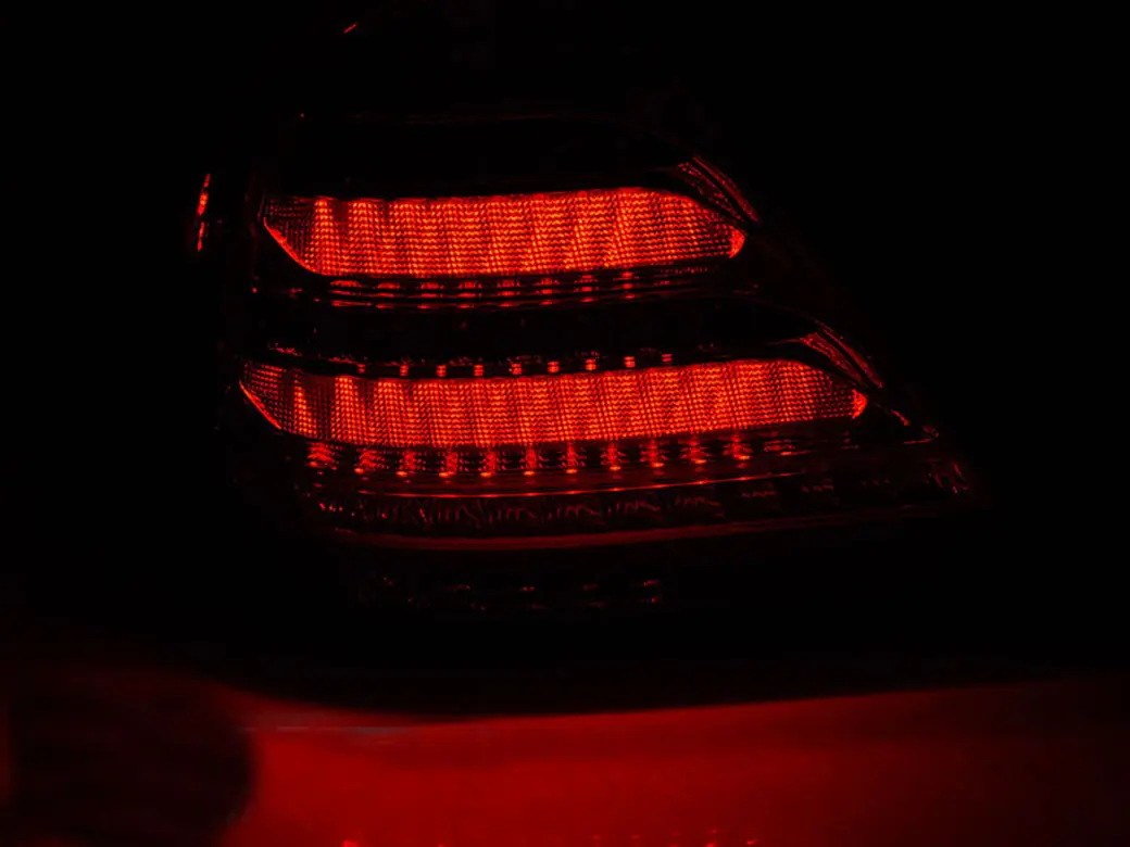 Baklykter LED Dynamisk MERCEDES-BENZ W203 SEDAN 2004-2007 SMOKE