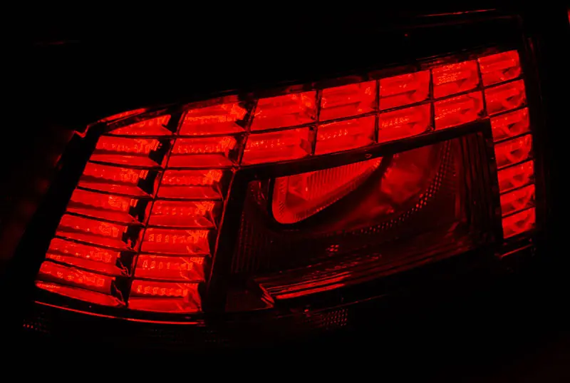 Baklykter LED Volkswagen PASSAT (B7) 2010-2014 RED SMOKE Image 5