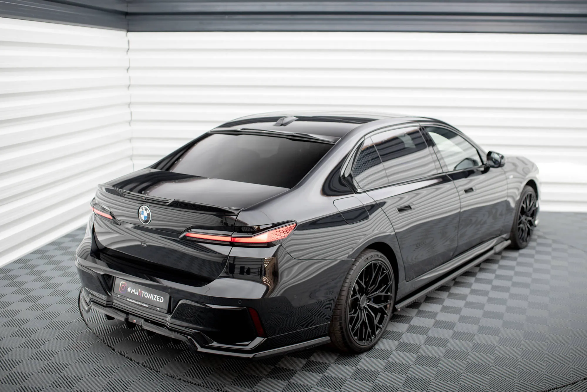 Bakrutespoiler BMW 7 (G70) M-Pack 2022 -> | Glossy Black Edition – bilde 2