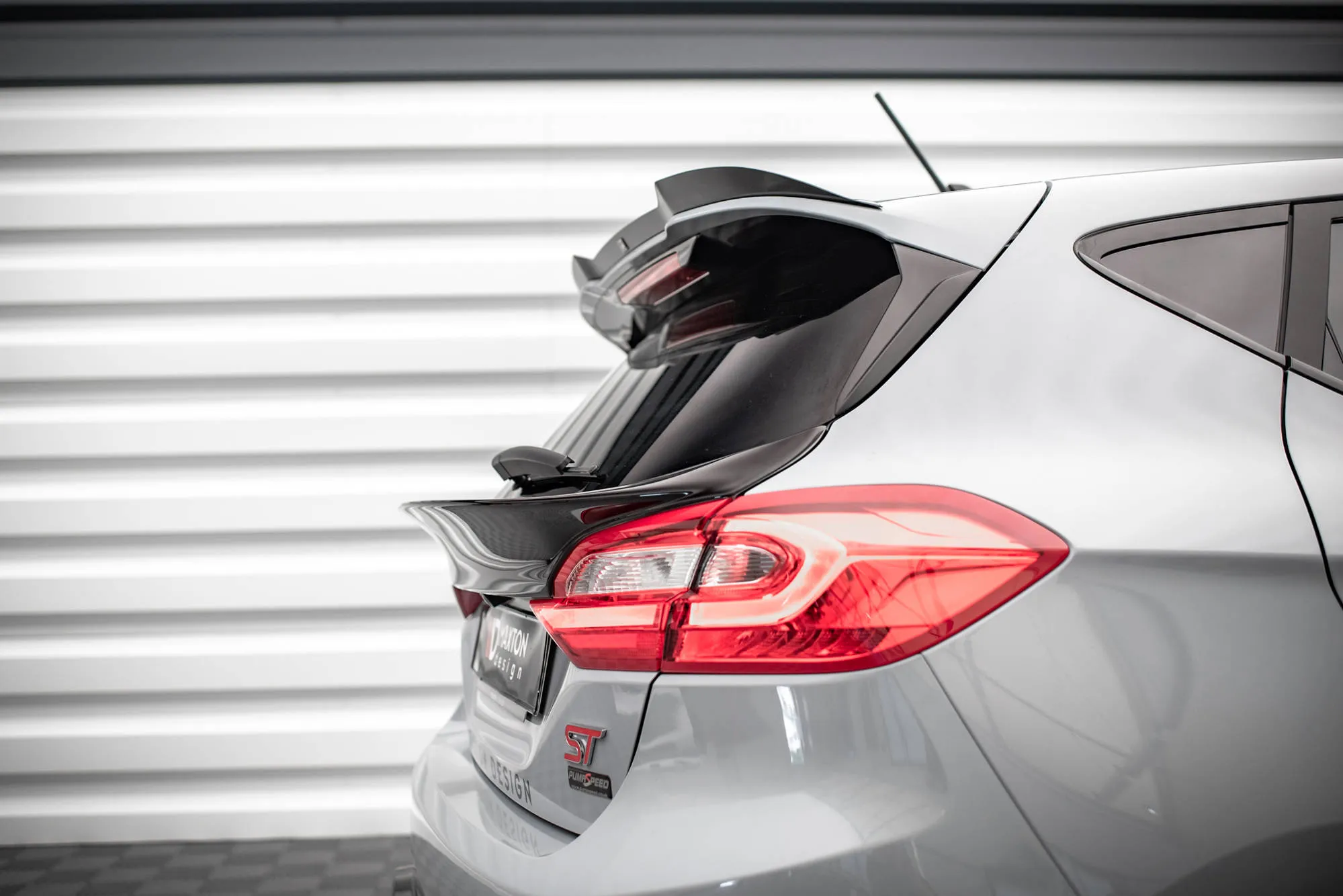 Bakrutespoiler Ford Fiesta Mk7 2016 - 2023 | Glossy Black Edition – bilde 2