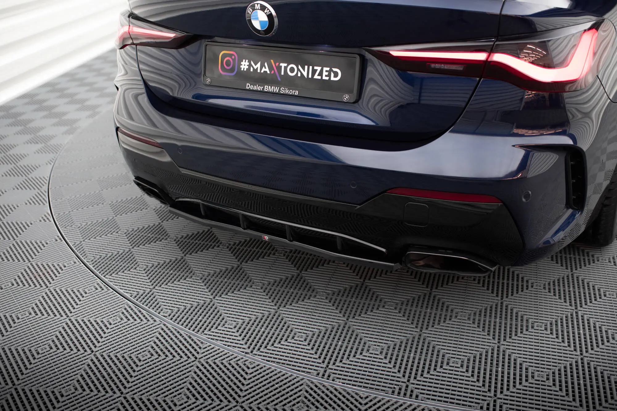 Baksplitter BMW 4 (G22) M440i 2020 - > | Glossy Black Edition