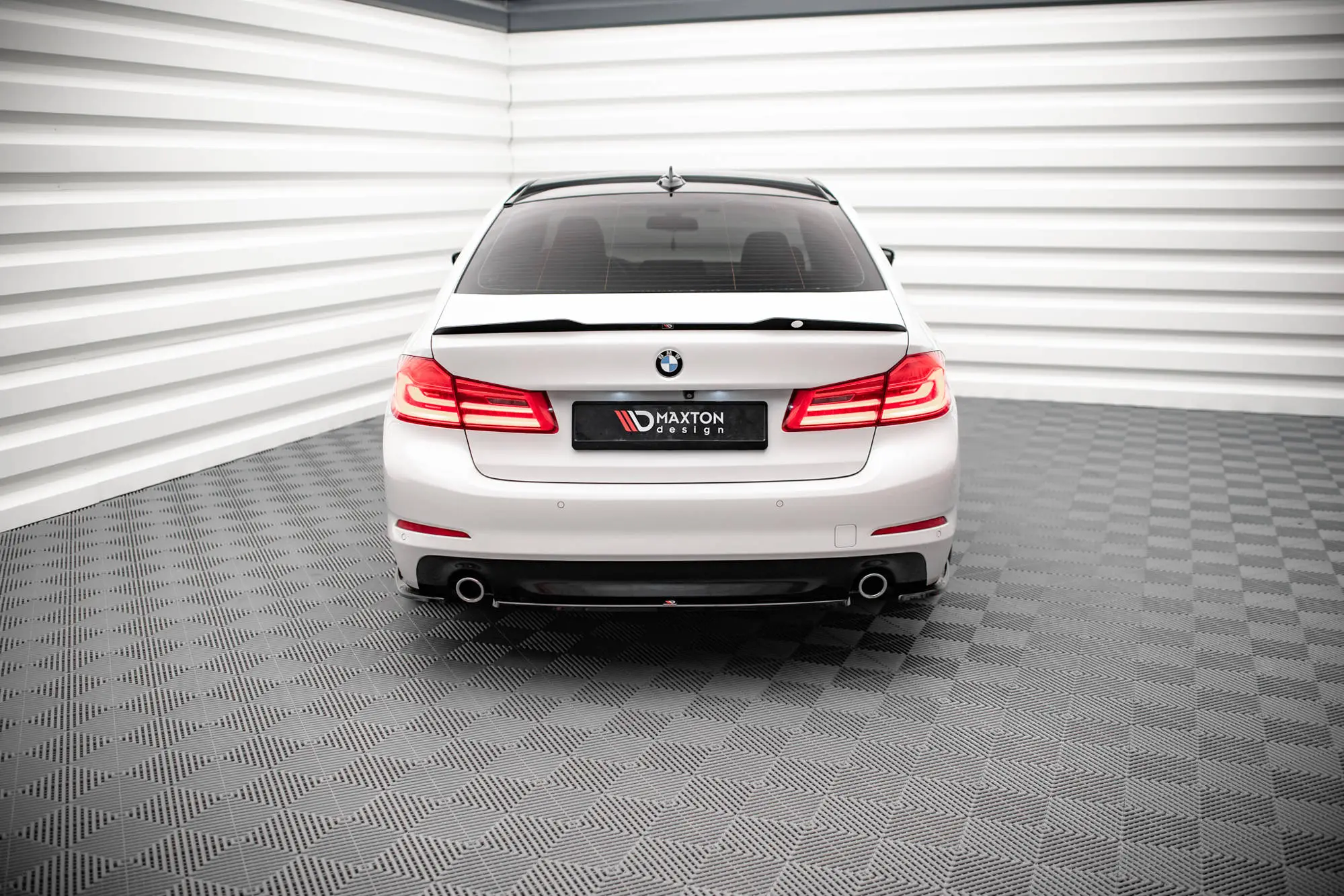 Baksplitter BMW 5 (G30) 2017 - 2020 | Glossy Black Edition – bilde 3