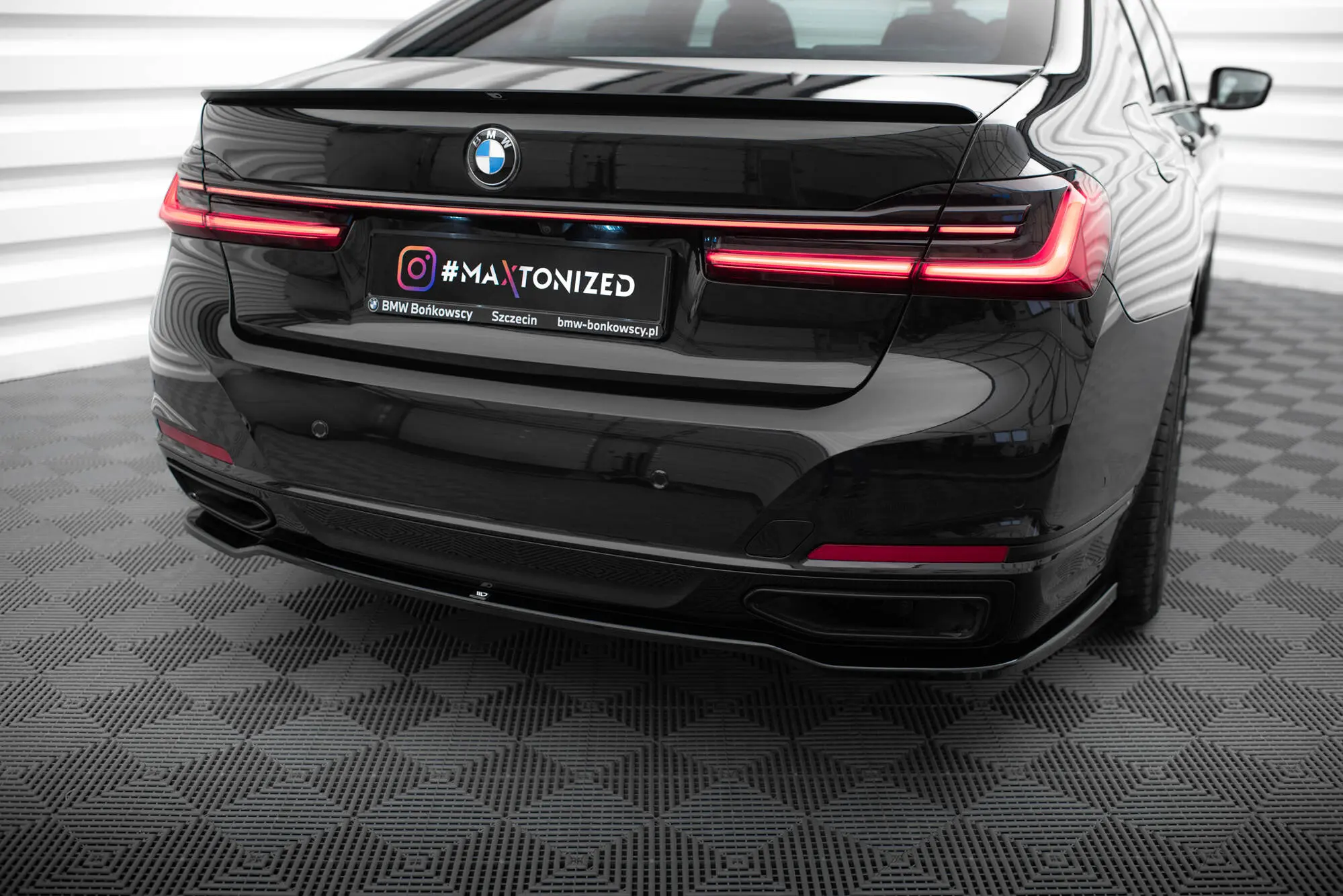 Baksplitter BMW 7 (G11) facelift 2019 - 2022 | Glossy Black Edition
