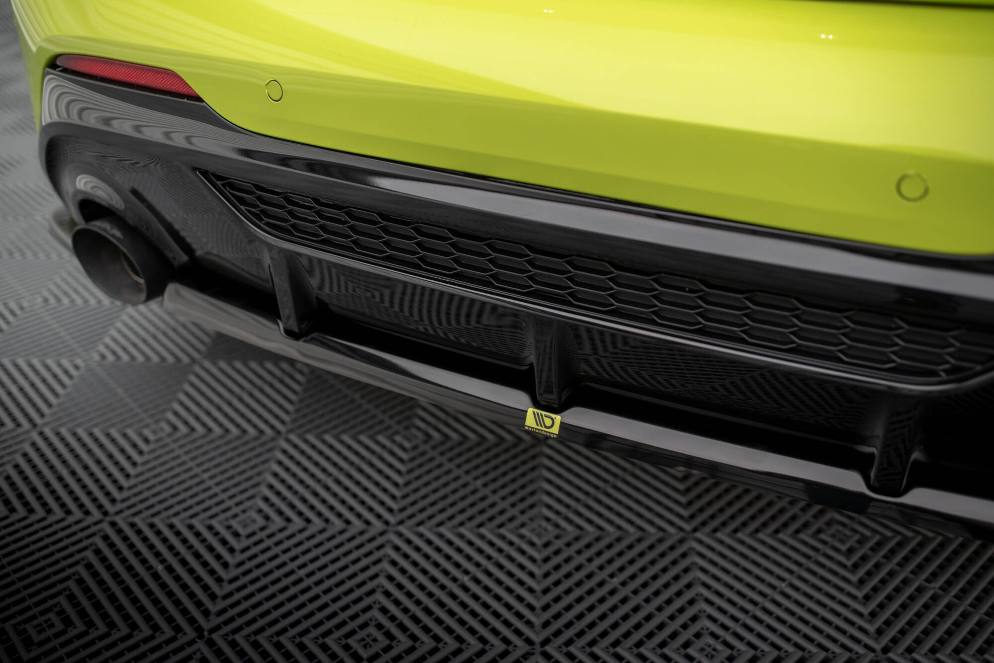 Baksplitter BMW M135i (F40) 2019 - 2023 | Glossy Black Edition V2 – bilde 3