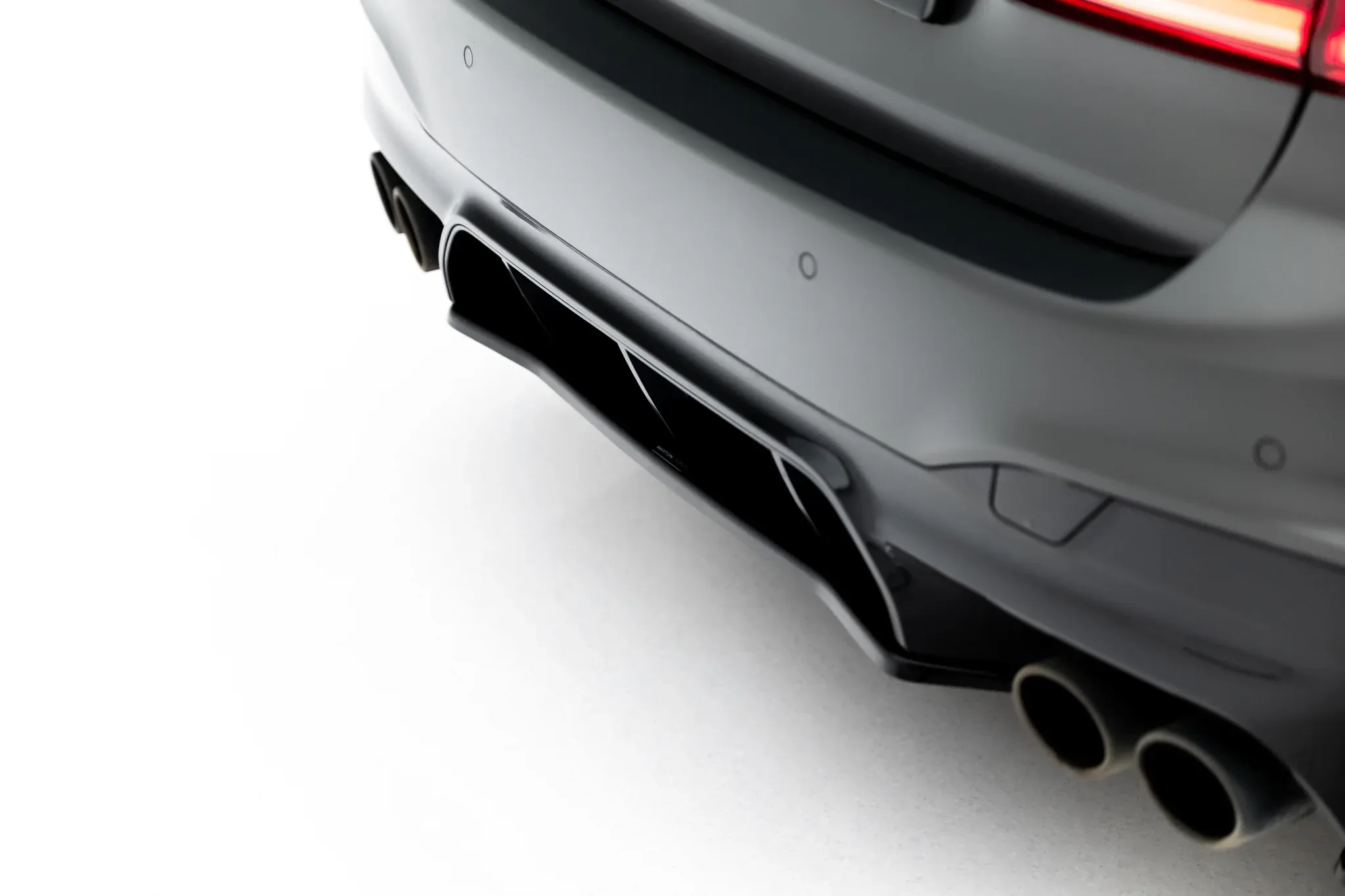 Baksplitter BMW M5 (F90) 2017 - 2020 | Glossy Black Edition – bilde 4