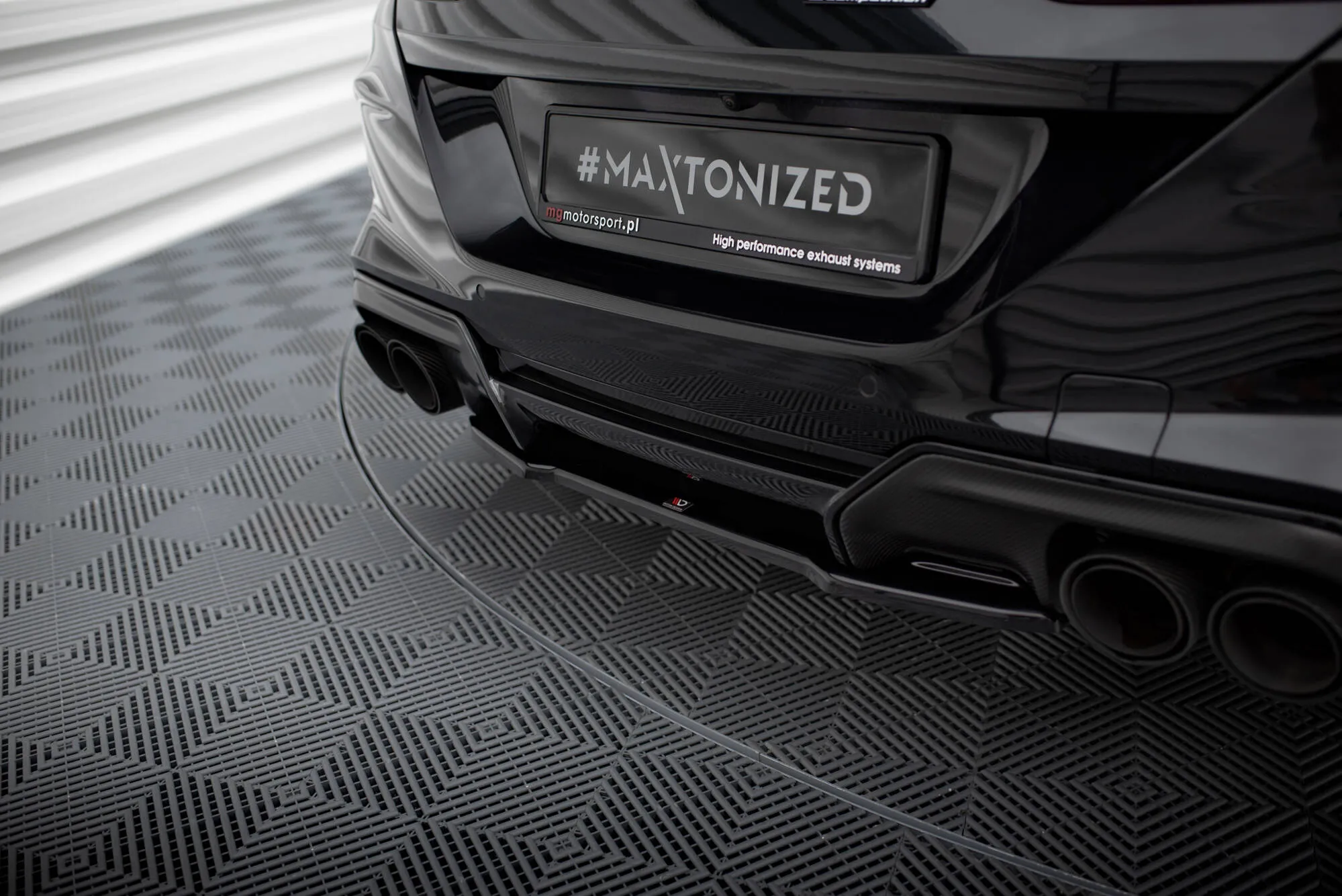Baksplitter BMW M8 Gran F93 2019 -> | Glossy Black Edition – bilde 2