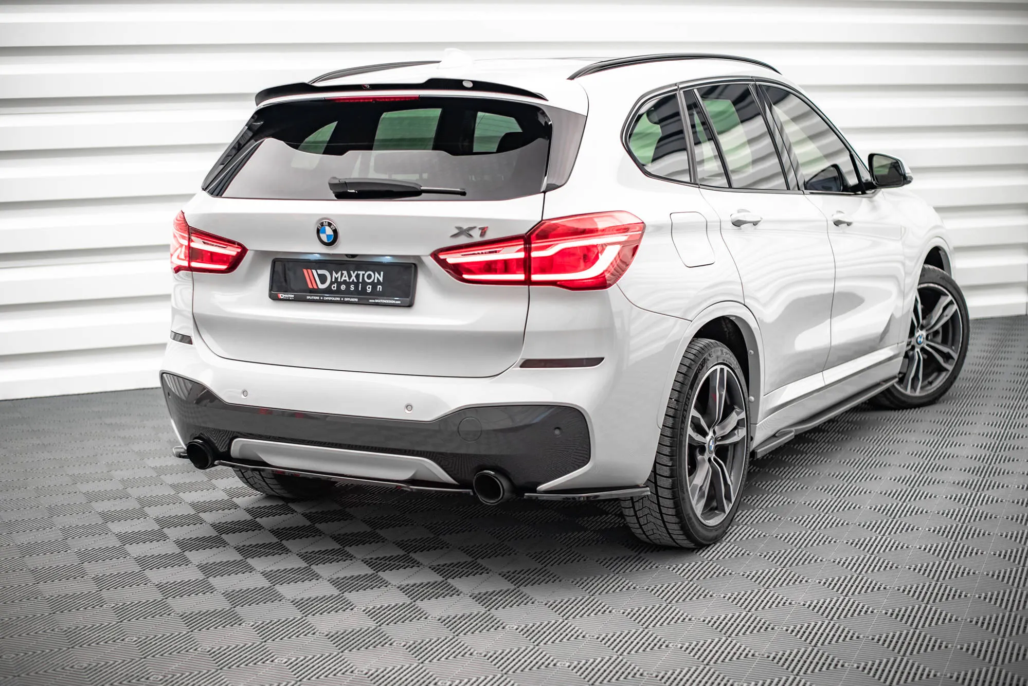 Baksplitter BMW X1 M-Pack F48 2015-2019 | Glossy Black Edition – bilde 2