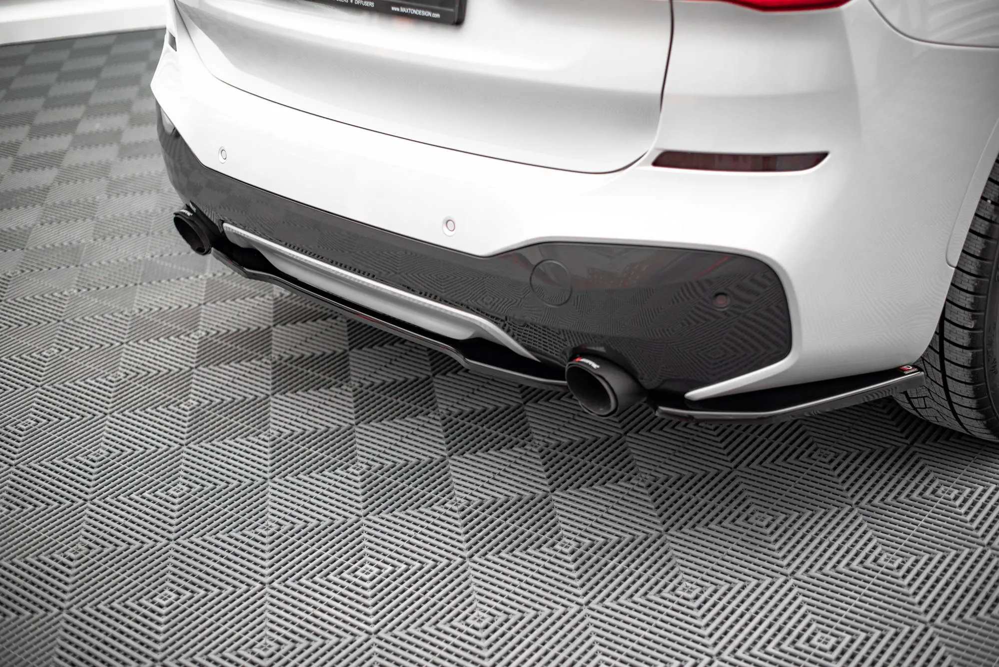 Baksplitter BMW X1 M-Pack F48 2015-2019 | Glossy Black Edition – bilde 3