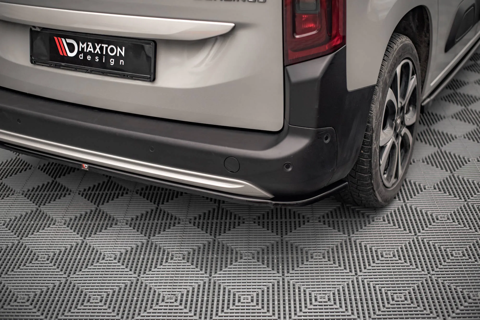 Baksplitter Citroen Berlingo Mk3 2018 - 2023 | Glossy Black Edition – bilde 3