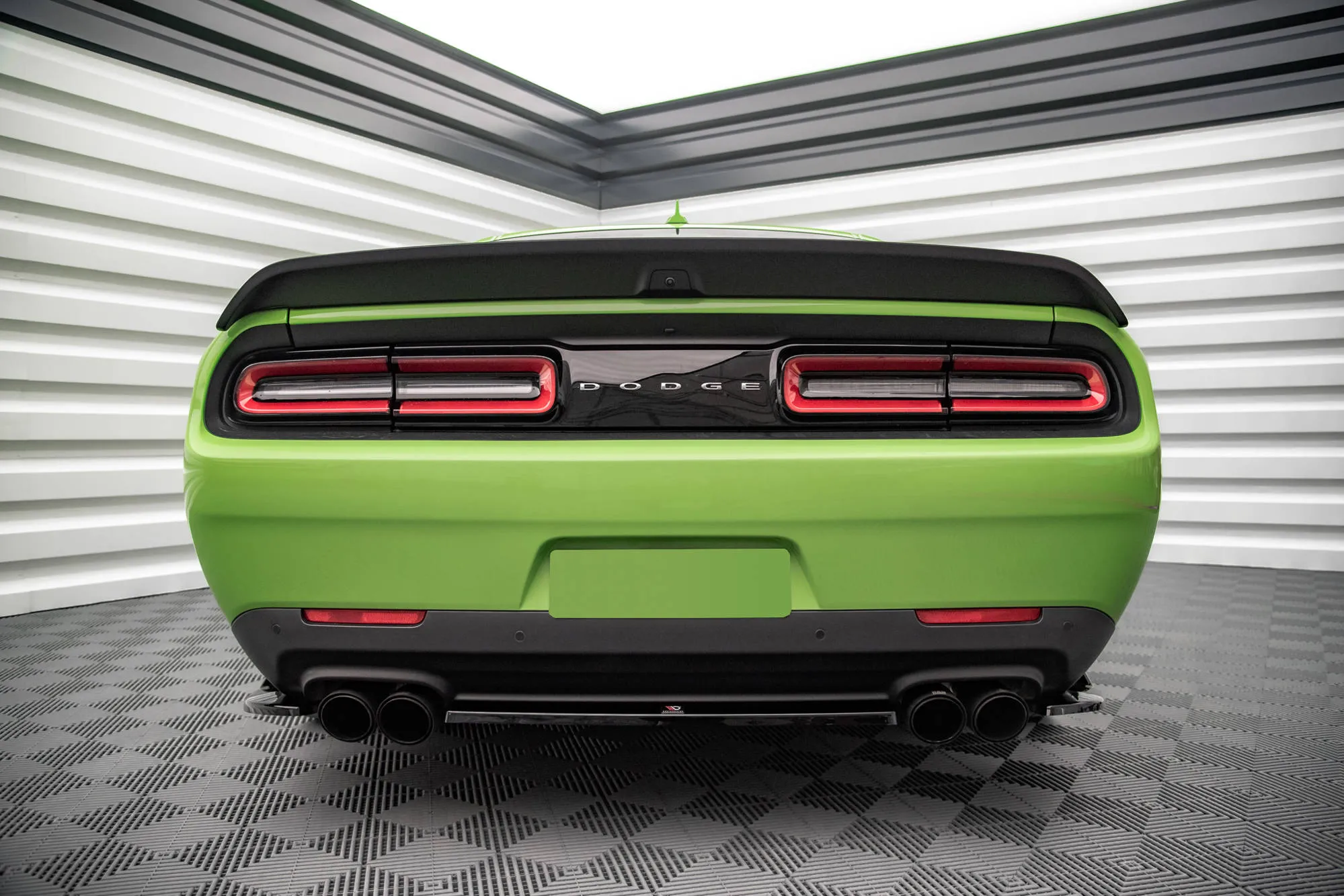 Baksplitter Dodge Challenger SRT Hellcat Widebody Mk3 2015 - 2023 | Glossy Black Edition