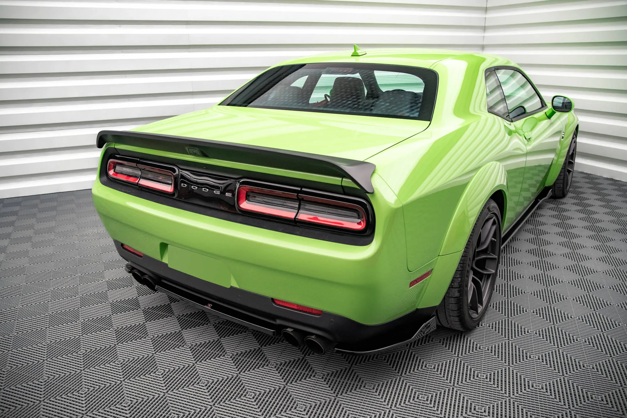 Baksplitter Dodge Challenger SRT Hellcat Widebody Mk3 2015 - 2023 | Glossy Black Edition – bilde 2