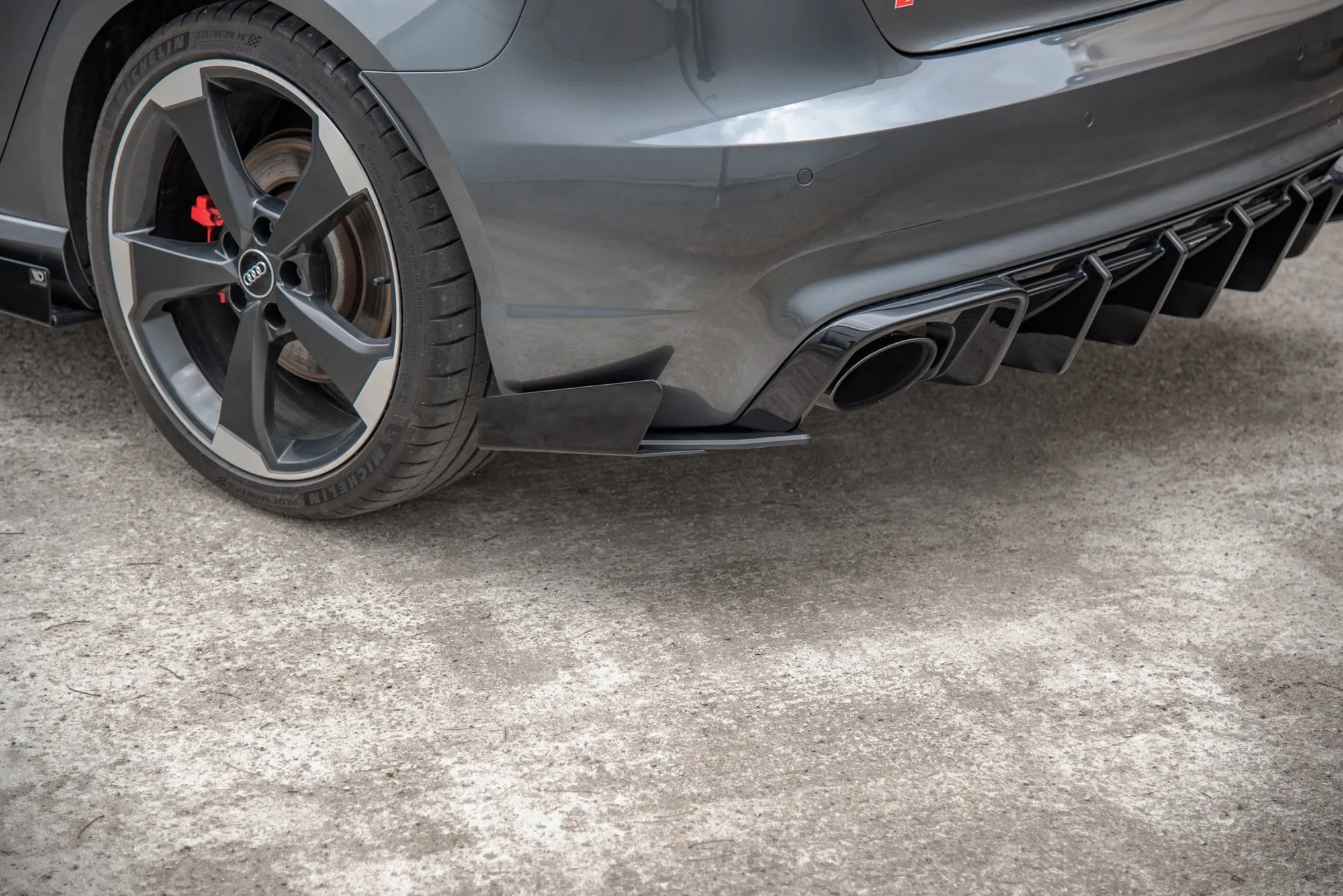 Baksplitter-flopper Audi RS3 8V Sportback 2013-2020 | Glossy Black Edition