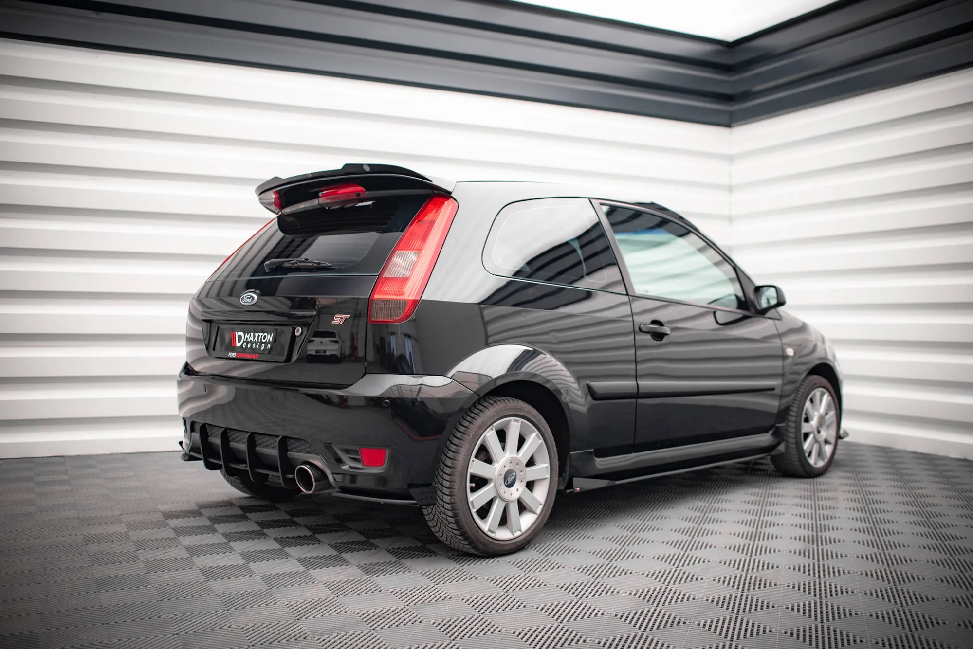 Baksplitter-flopper Ford Fiesta Mk5 ST 2005 - 2008 | Glossy Black Edition – bilde 2