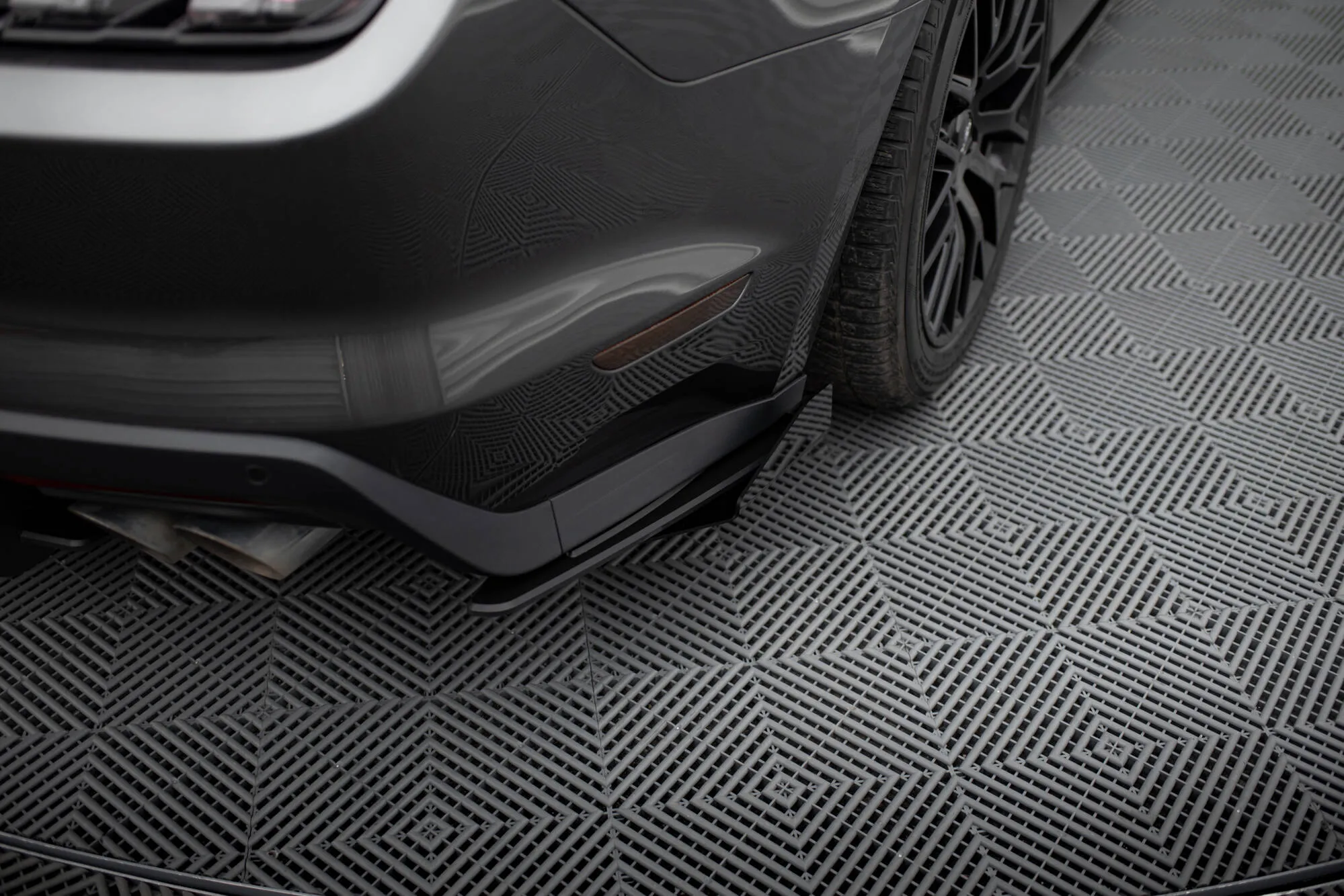 Baksplitter-flopper Ford Mustang GT VI 2014 - 2017 | Glossy Black Edition – bilde 3