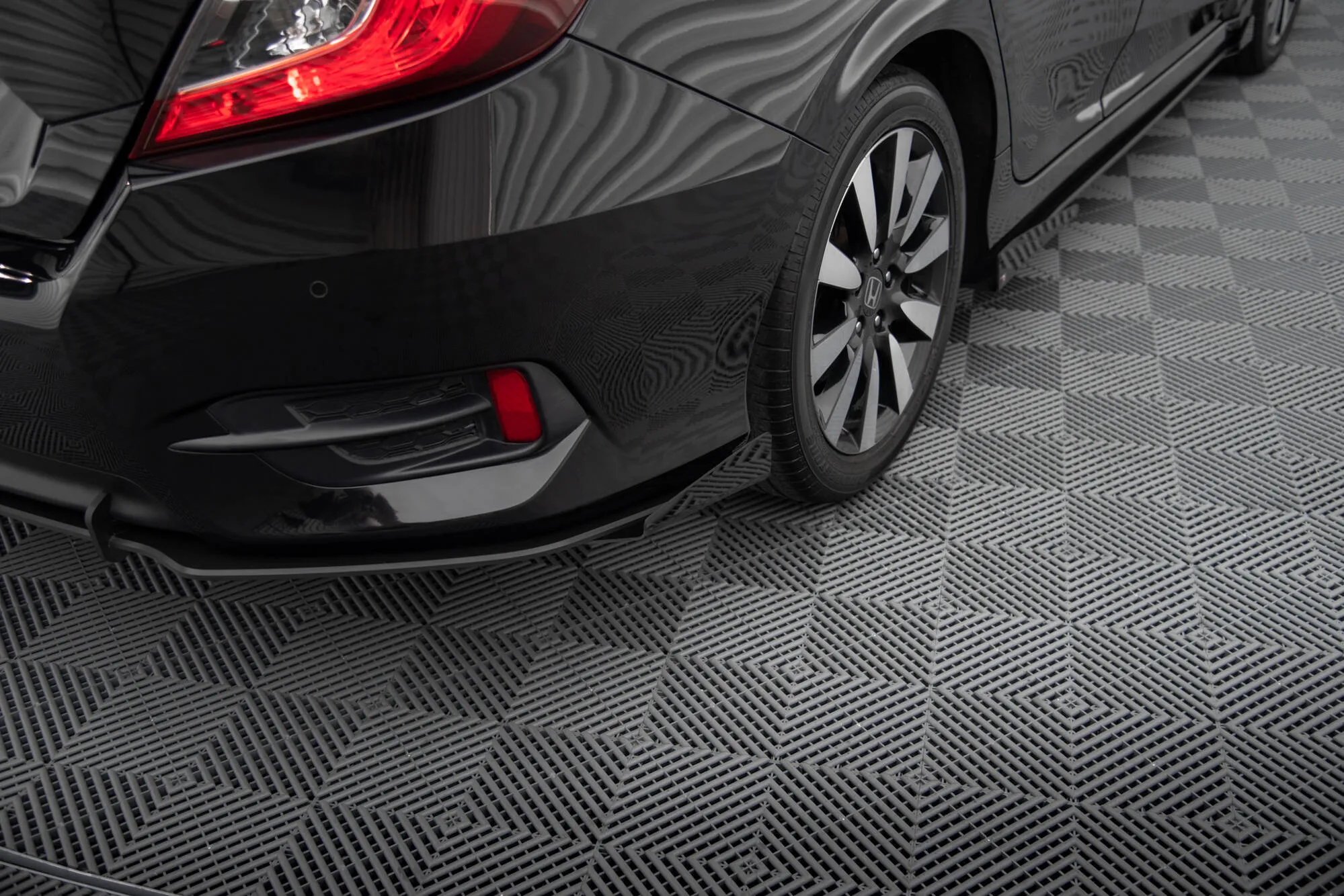 Baksplitter-flopper Honda Civic mk10 2017 - 2022 | Glossy Black Edition – bilde 2