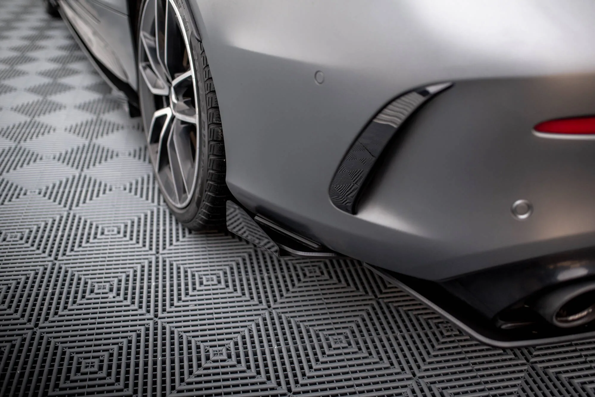 Baksplitter-flopper Mercedes-Benz C43 AMG Coupe (C205) facelift 2018 - 2022 | Glossy Black Edition