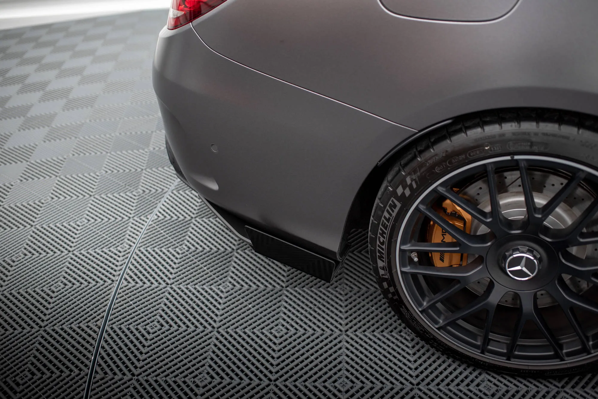 Baksplitter-flopper Mercedes-Benz C63 AMG (W205 / S205) facelift 2018 - 2021 | Glossy Black Edition
